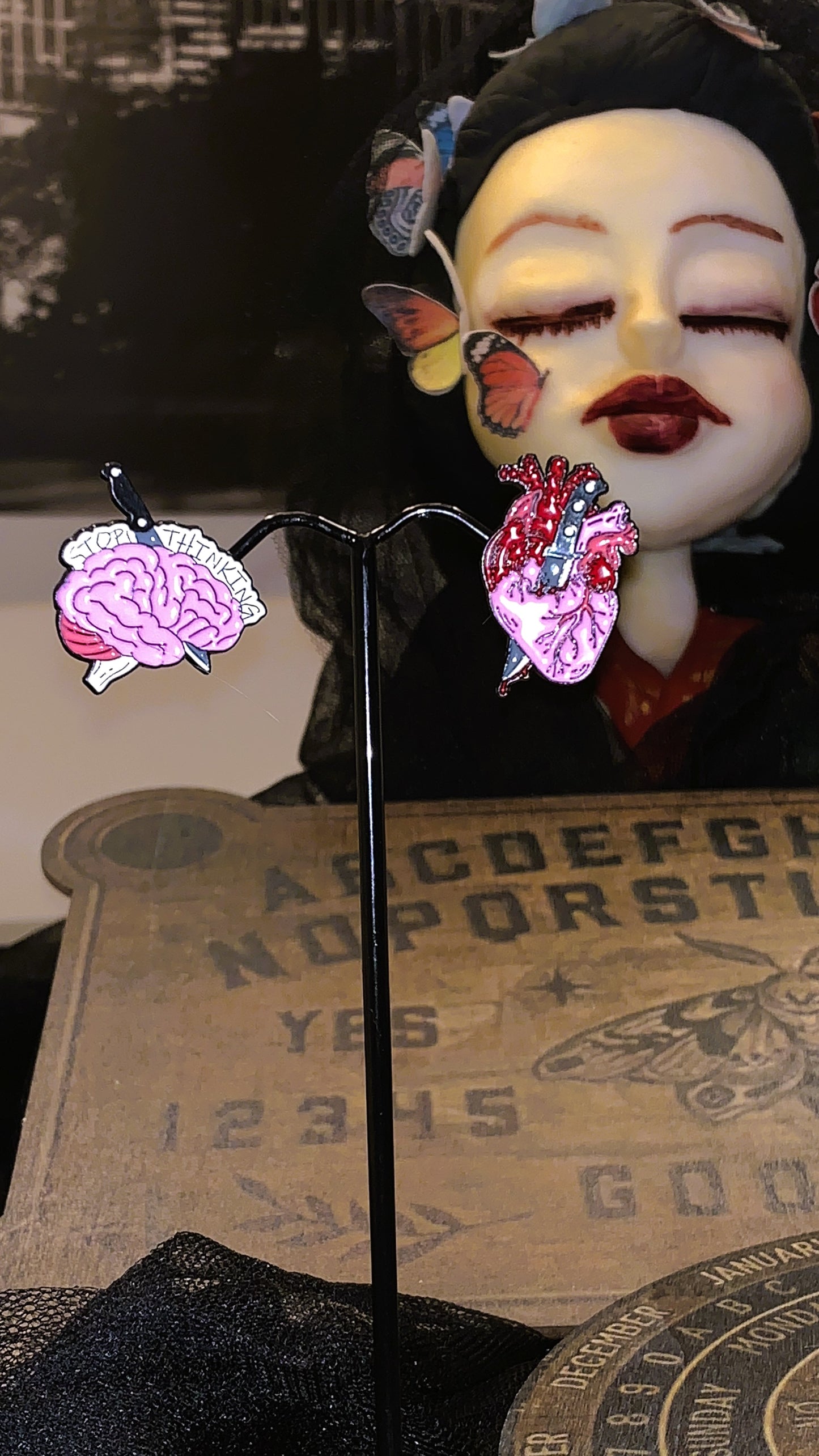 🧠❤️ Set “Mind & Heart” | Pack de 4 Pins Anatómicos Cerebro y Corazón | Ed. Limitada – Stop Thinking / Feel It