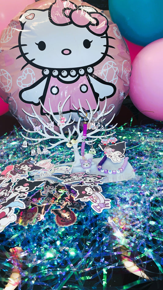 Set de Joyería & Stickers Kuromi – 10 Pendientes + Llavero + Pulsera + 25 Stickers | Regalo Sanrio Exclusivo