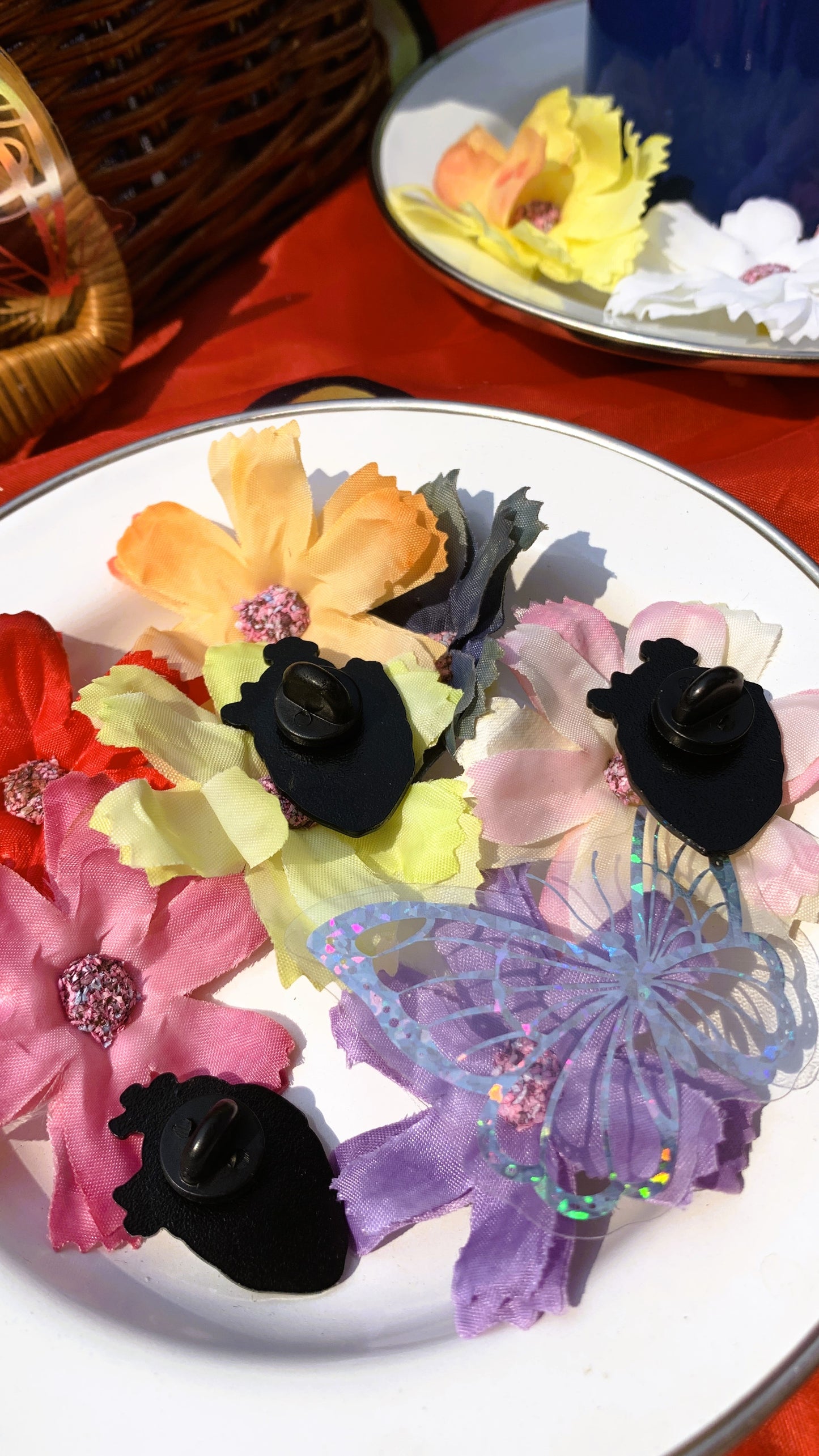 Set de Pins Aventura de Camping (3 piezas) – Hoguera Nocturna, Montaña & Río, Furgoneta Camper | Regalo para Amantes de la Naturaleza, Excursionistas y Vanlife