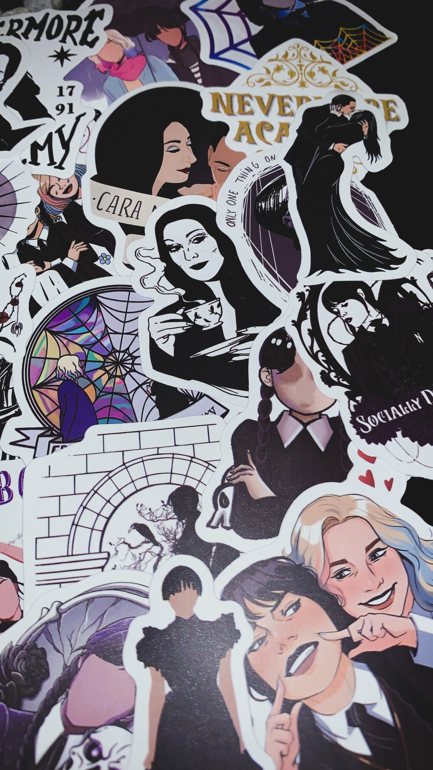 💀 Set de 25 Pegatinas “Wednesday Dark Edition” | Wednesday Gothic Stickers Pack 🕷️ | Addams Family Aesthetic | Limited Collection