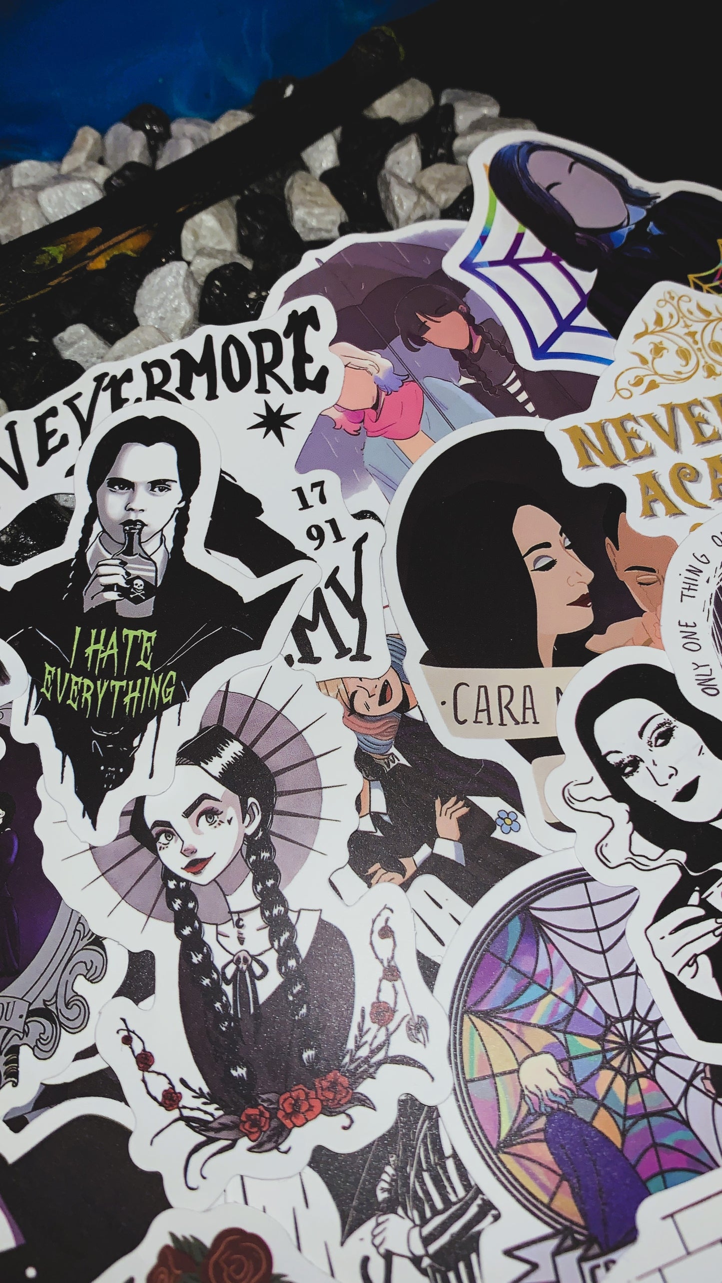 💀 Set de 25 Pegatinas “Wednesday Dark Edition” | Wednesday Gothic Stickers Pack 🕷️ | Addams Family Aesthetic | Limited Collection