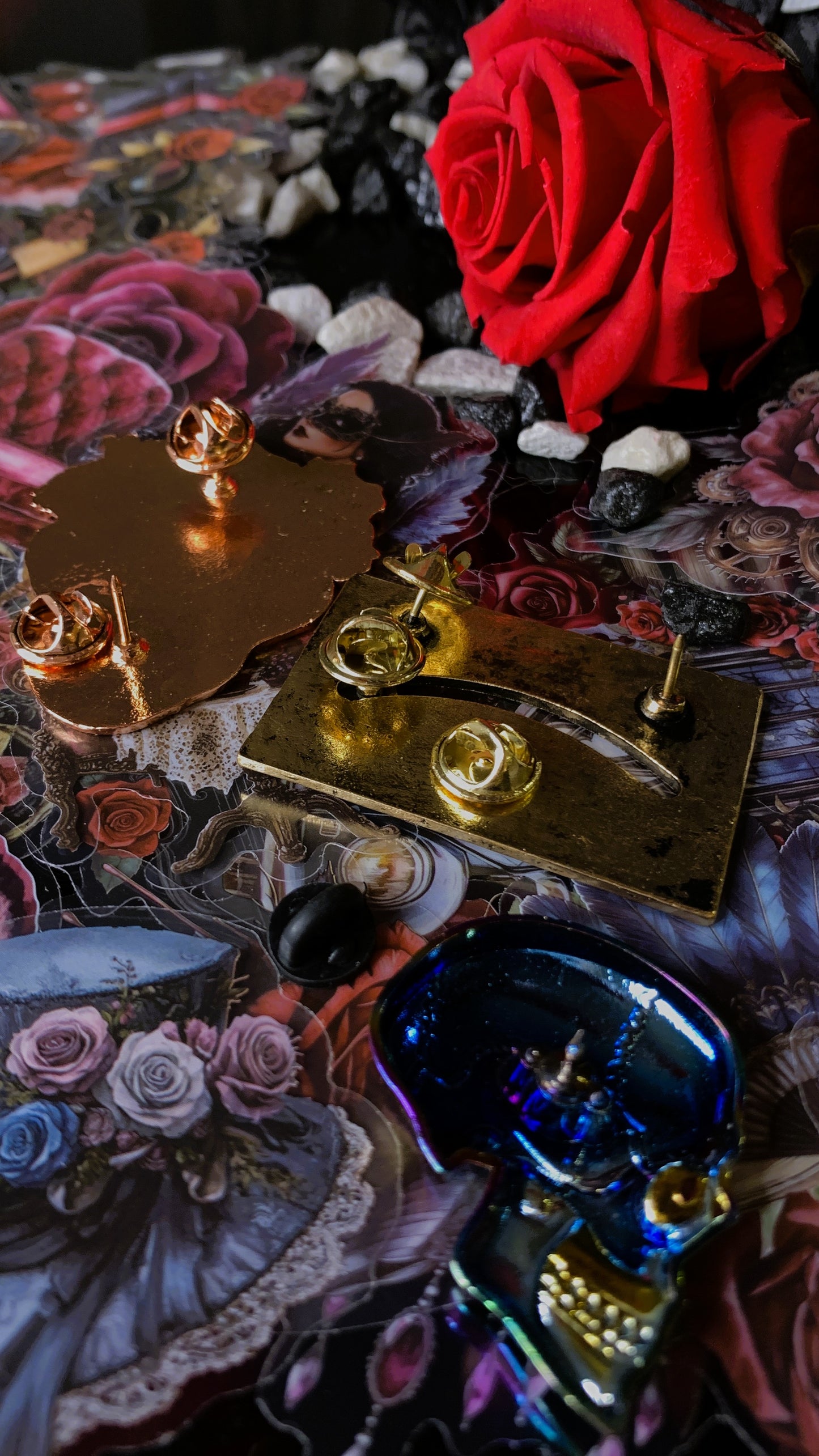 🔮 Pin “Ouija Board Vintage” | Gothic Enamel Pin – Antique Gold Finish | Dark Anatomy Halloween Edition 🕸️ | 1:1 Limited Edition