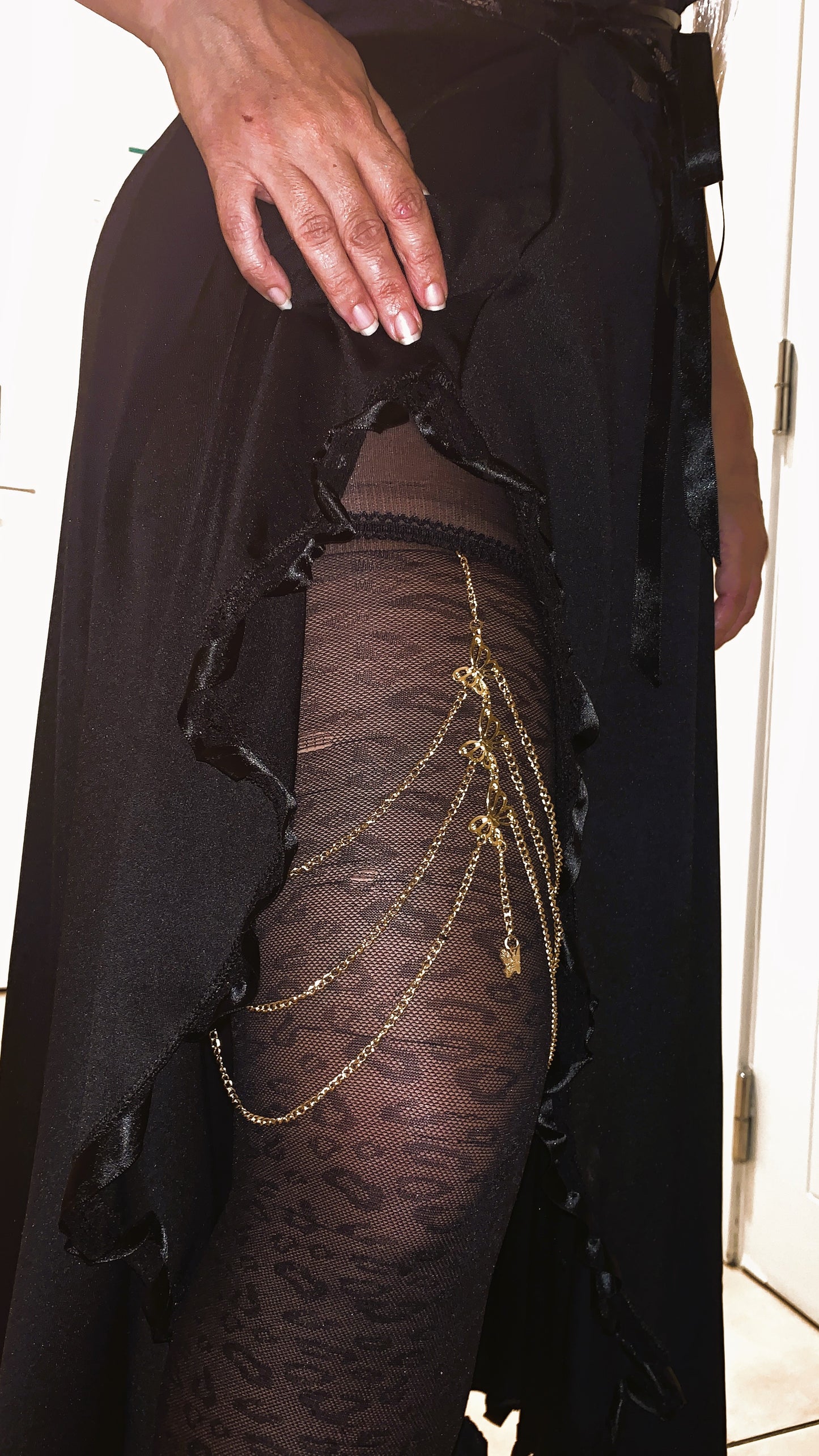 ⚜️ Liguero “Golden Butterfly Chains” | Liguero Gótico con Cadenas Doradas y Detalles de Mariposas 🖤 | Edición Limitada