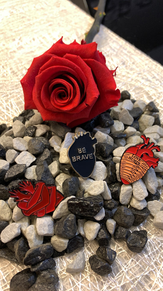 Set de 3 Pins de Corazón Anatómico | Anatomical Heart Pin Set 1:1 Limited Edition