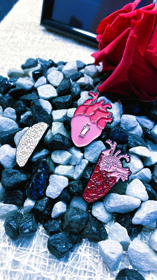 Set de 3 Pins de Anatomía Cerebro & Corazón | Brain & Heart Anatomy Pin Set 1:1 Limited Edition