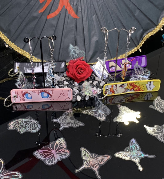 Pack Anime Completo – Llaveros & Mini Katanas Demon Slayer (8 piezas) | Set de Regalo Otaku para Cosplay & Coleccionistas