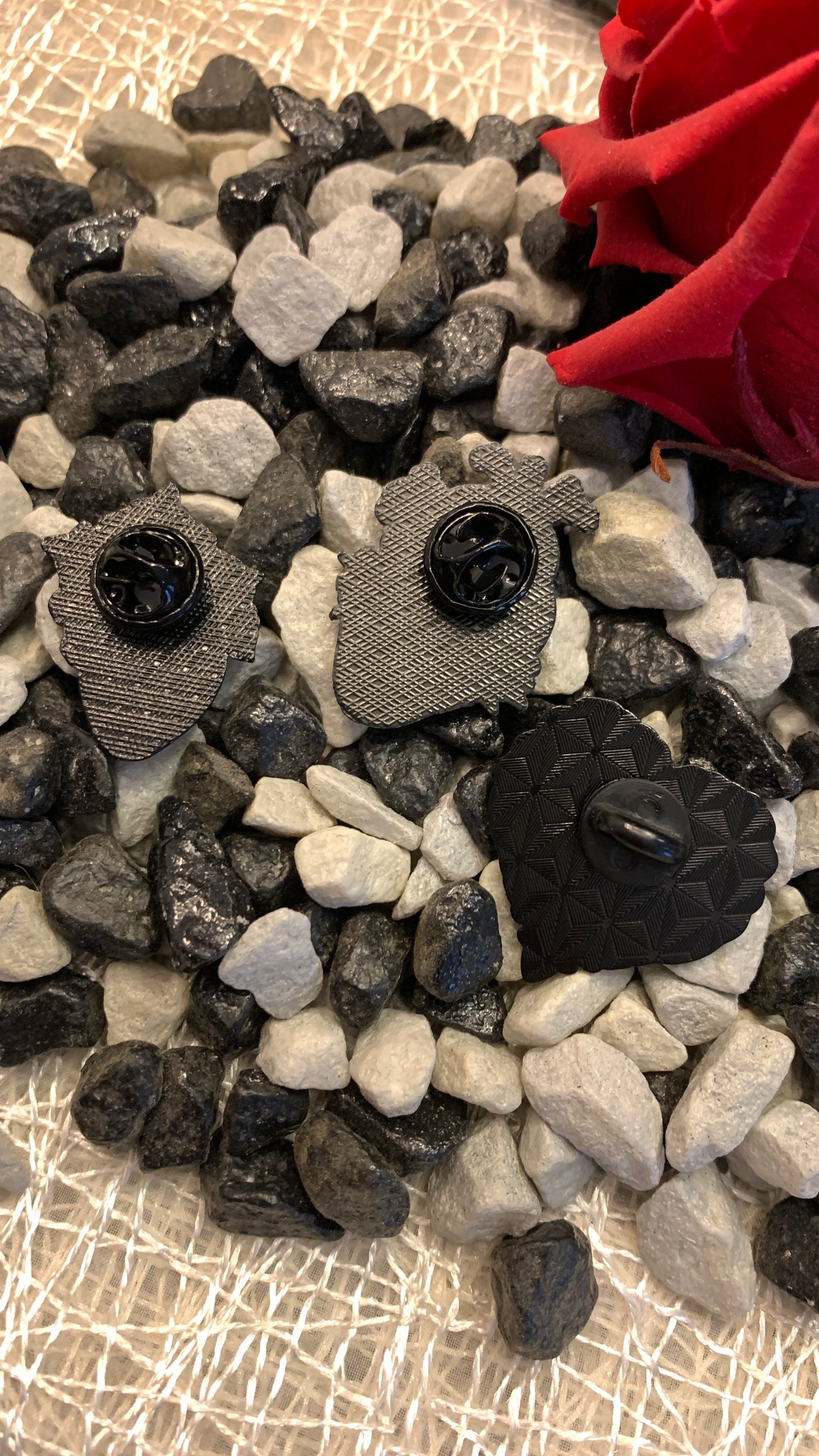 Set de 3 Pins Góticos de Corazón | Gothic Anatomical Heart Pin Set 1:1 Limited Edition