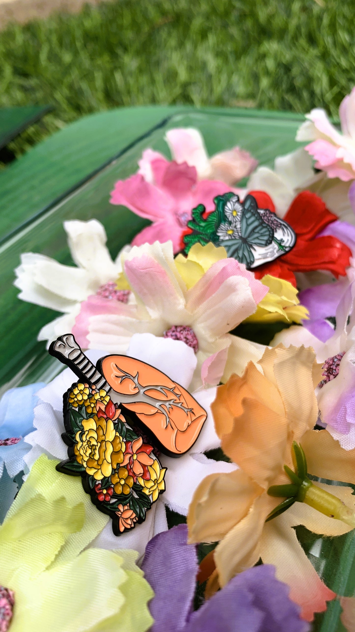 Set de Pins de Anatomía con Flores (3 piezas) – Corazón, Pulmón y Cerebro Floral | Regalo Único para Médicos y Estudiantes de Medicina