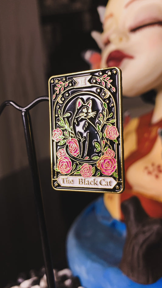 Pin “The Black Cat” | Gothic Tarot Cat Enamel Pin 🌹 – Dark Anatomy Halloween Edition | 1:1 Limited Edition