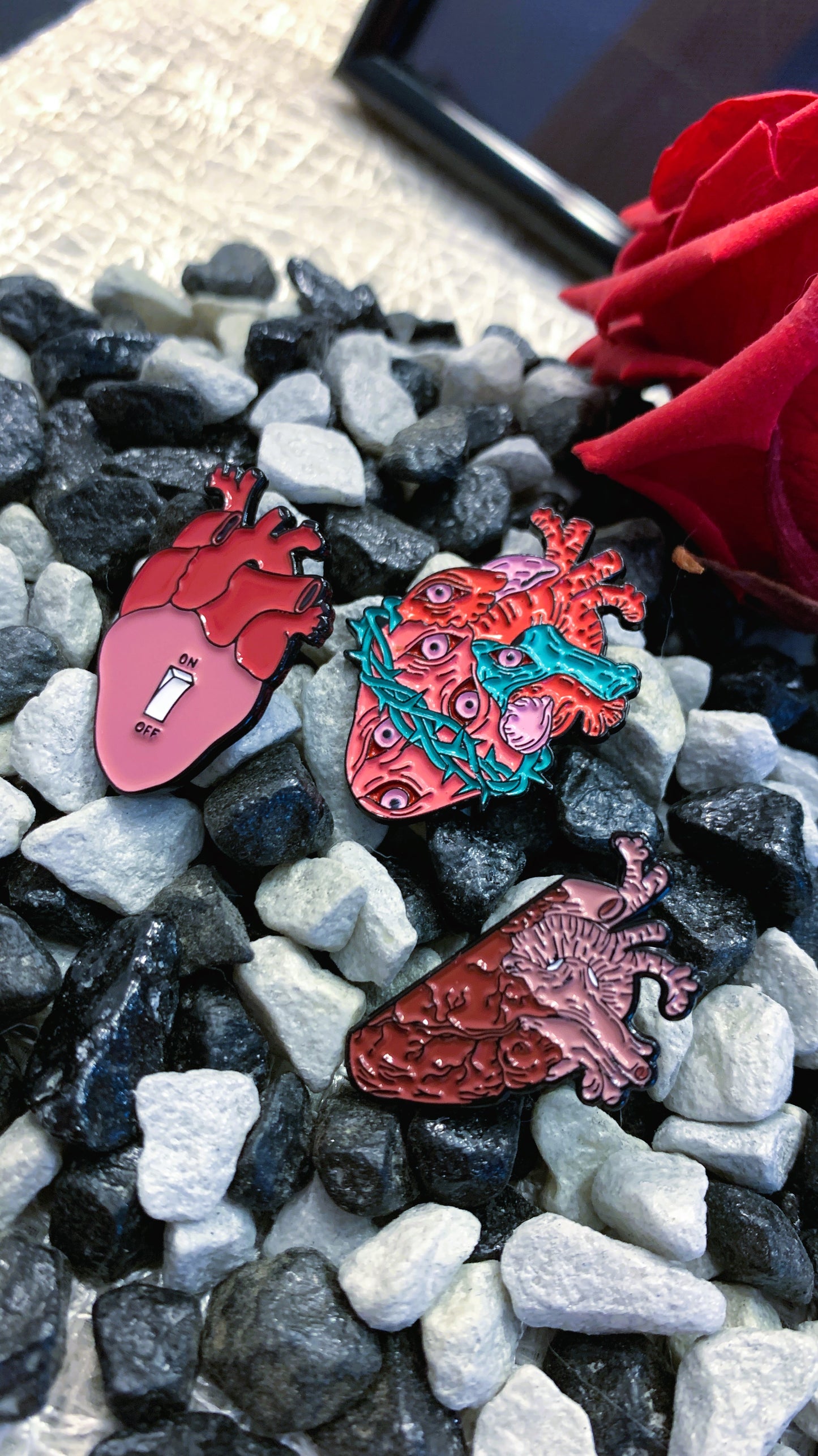 Set de 3 Pins Anatómicos “Hearts of Reality” | Surreal Anatomy Pin Set 1:1 Limited Edition