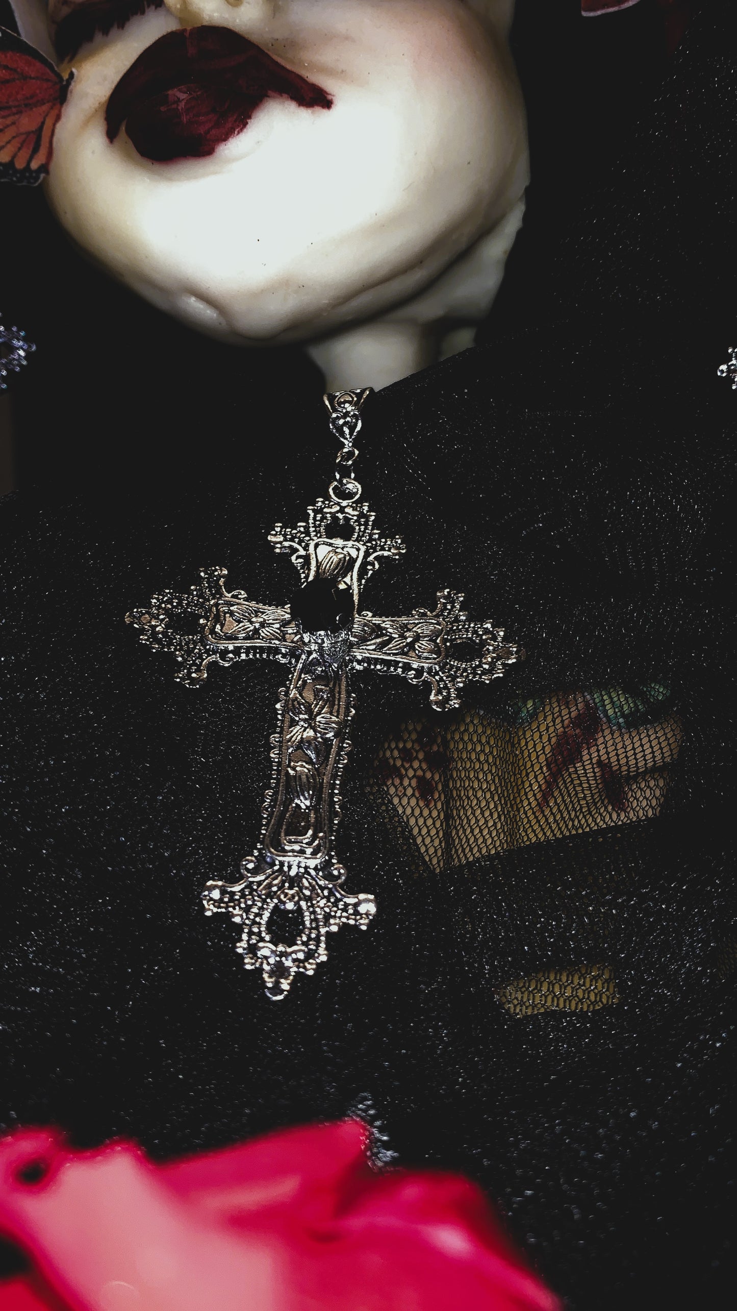 ⚜️ Choker Gótico Cruz Plateada “Dark Faith Deluxe” | Gothic Silver Cross Choker with Black Gem 💀 | Vampire Necklace Limited 1:1