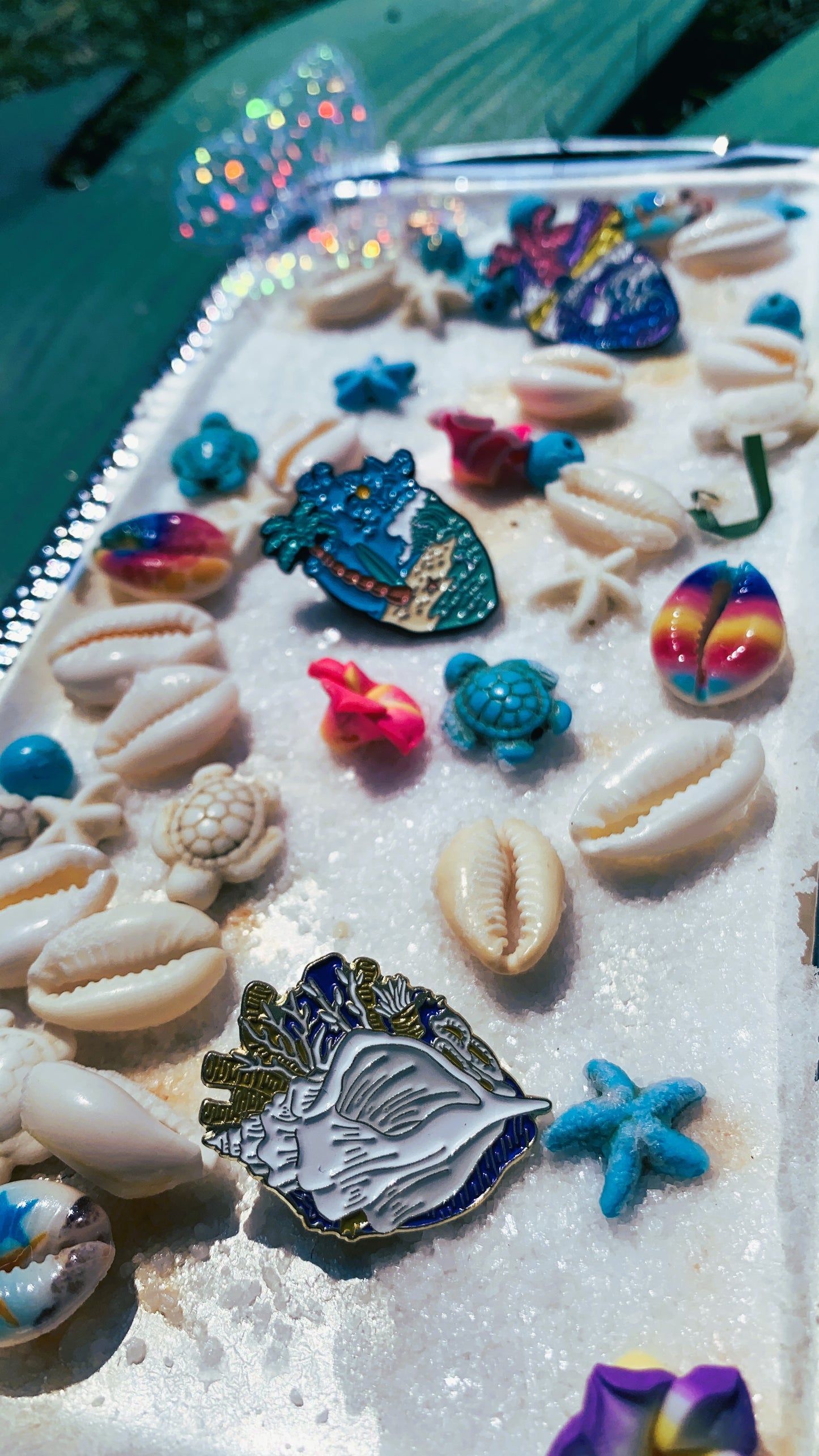 Set de Pins de Corazón Anatómico Oceánico (3 piezas) – Faro, Concha Marina & Playa Tropical | Regalo Único para Coleccionistas y Estudiantes de Medicina