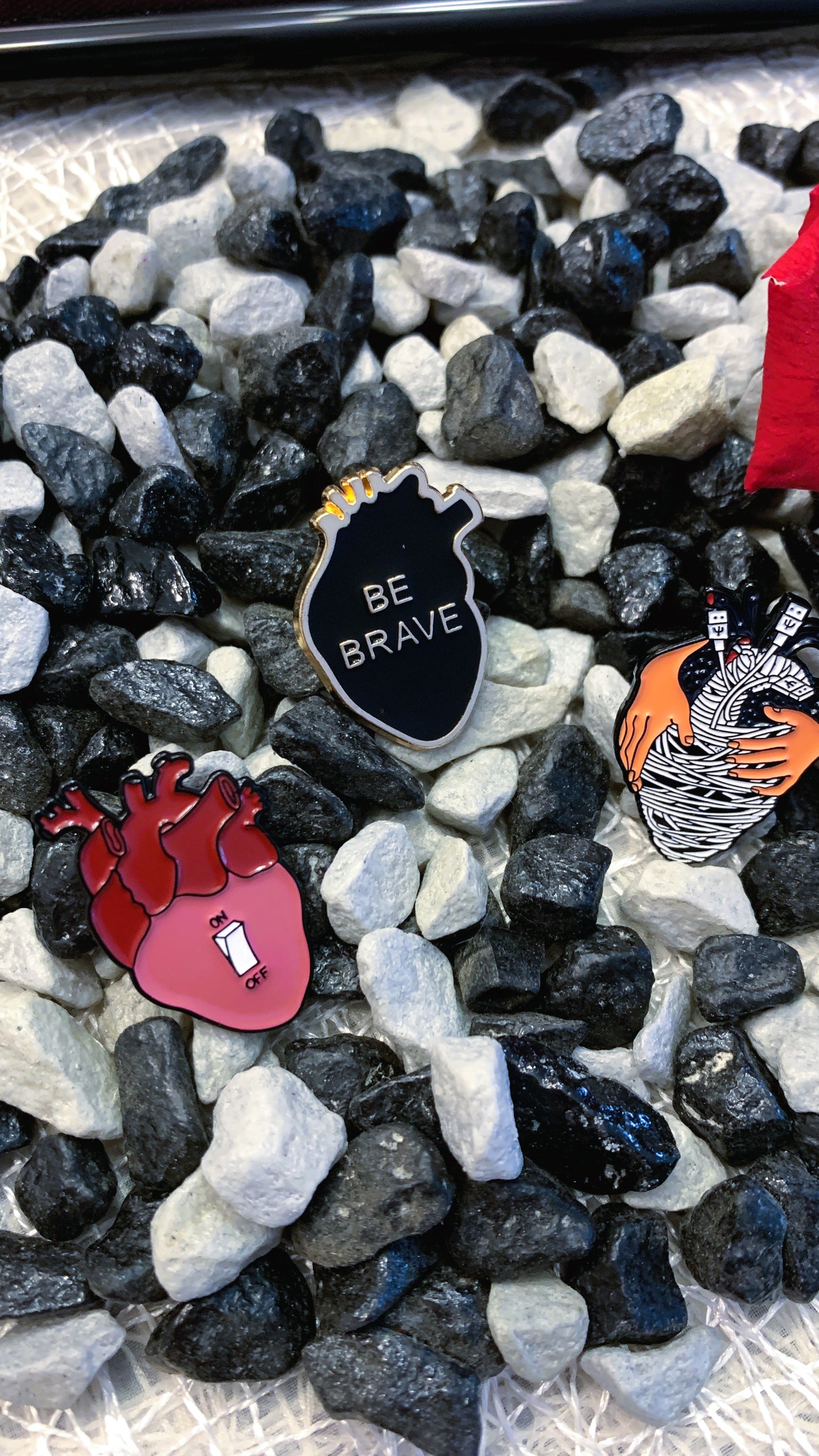 Pack “Brave Heart” | Be Brave + Anatomy Switch + Wired Heart Enamel Pin Set 1:1 Limited Edition