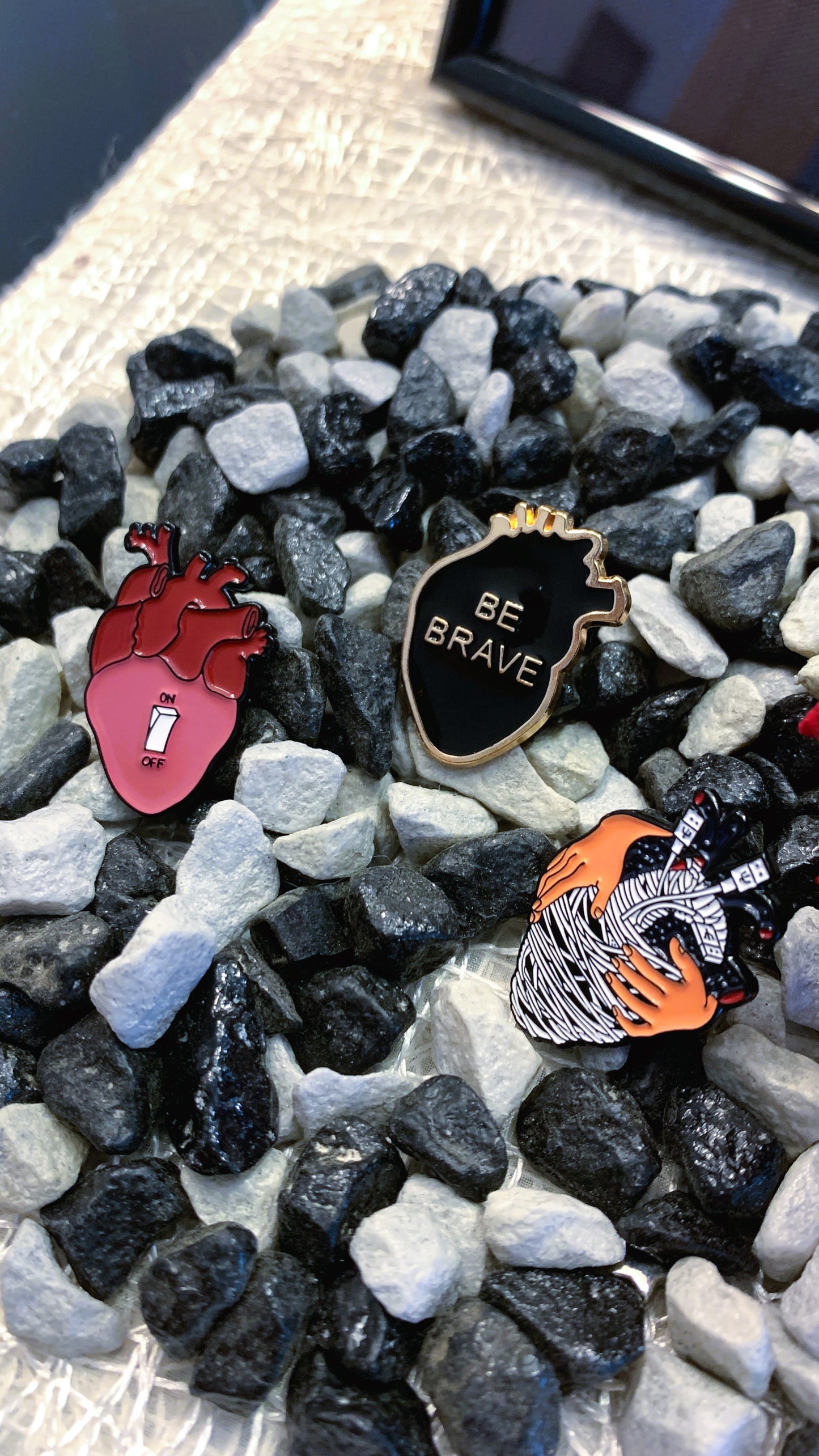 Pack “Brave Heart” | Be Brave + Anatomy Switch + Wired Heart Enamel Pin Set 1:1 Limited Edition