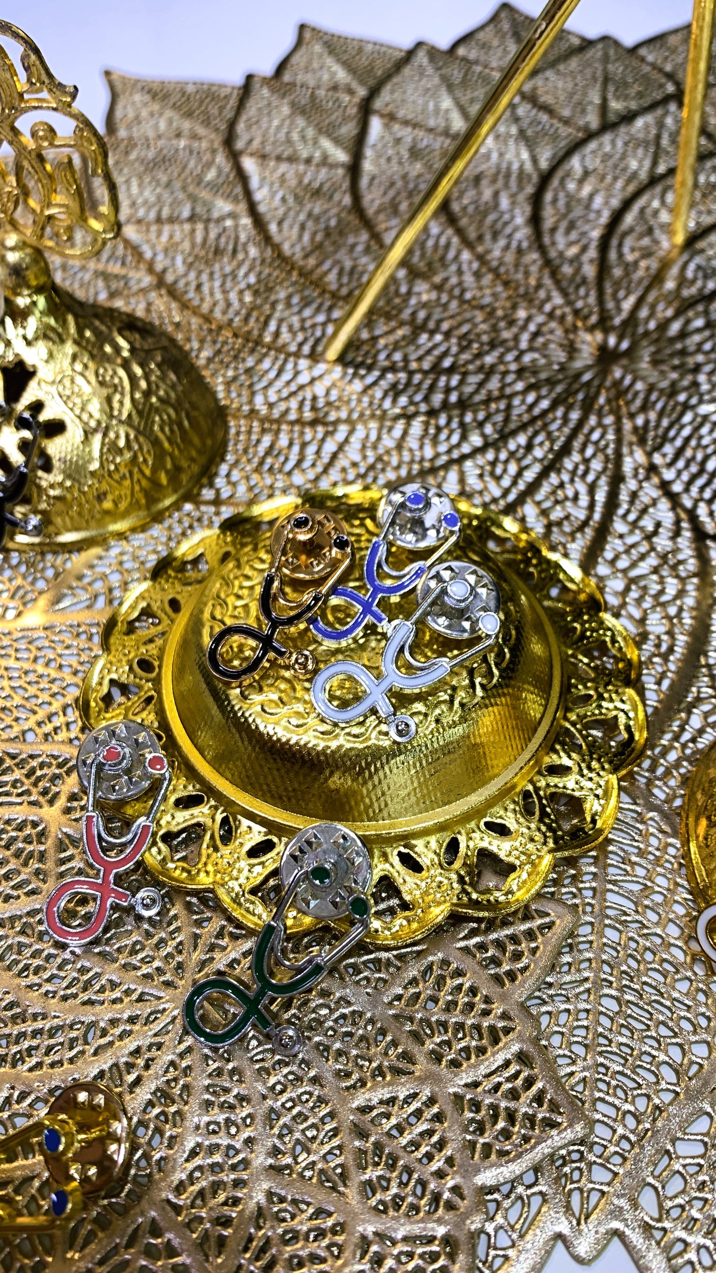 Pins Estetoscopio Clínico | Clinical Stethoscope Enamel Pin Collection | Limited 1:1 Edition Clinical Stethoscope Enamel Pin Collection | Limited 1:1 Edition | MedPins