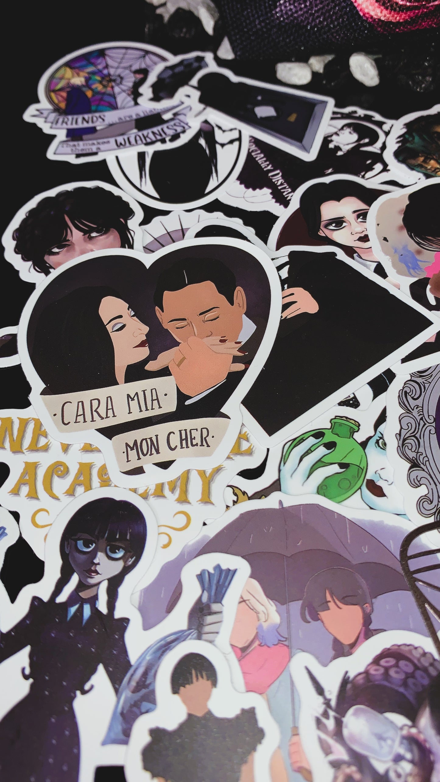 💀 Set de 25 Pegatinas “Wednesday Dark Edition” | Wednesday Gothic Stickers Pack 🕷️ | Addams Family Aesthetic | Limited Collection