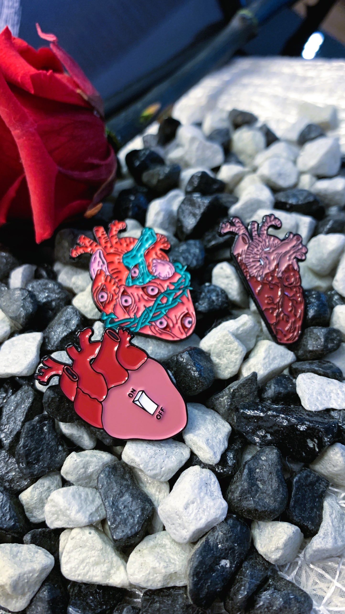 Set de 3 Pins Anatómicos “Hearts of Reality” | Surreal Anatomy Pin Set 1:1 Limited Edition