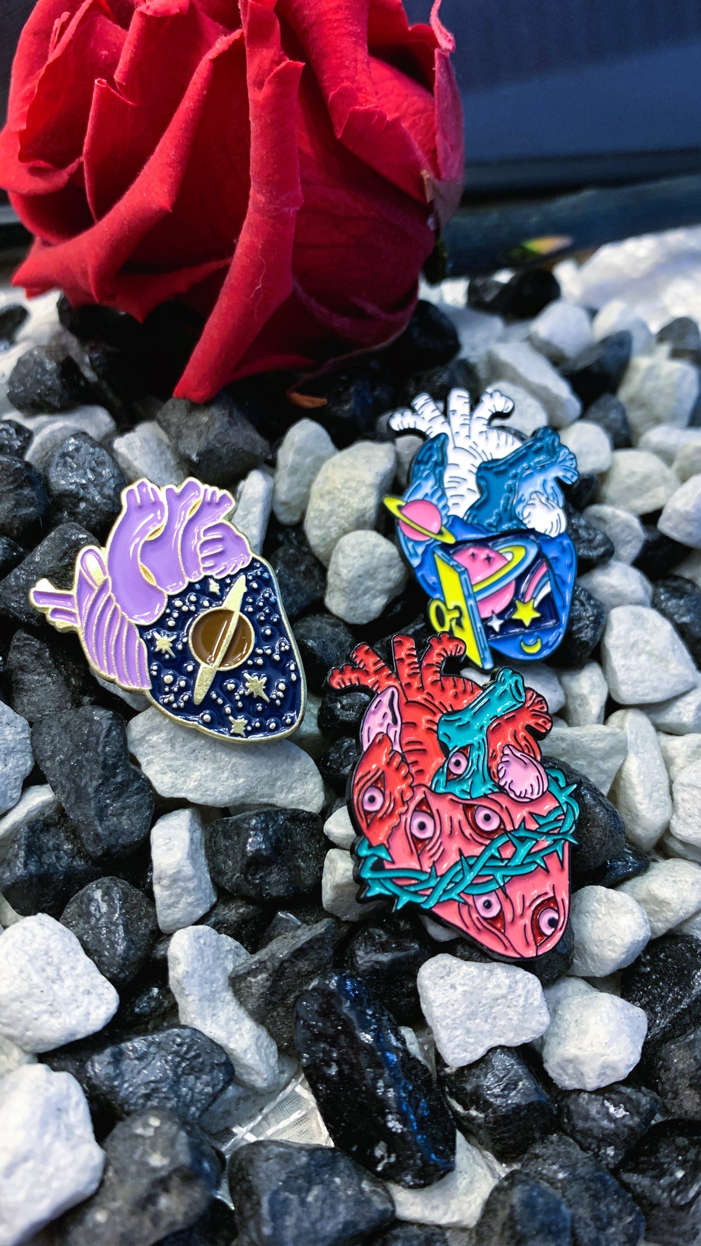 Set de Pins Cósmicos de Anatomía (3 piezas) – Corazón Anatómico con Diseño de Galaxia, Espacio & Astrología | Regalo Único para Amantes de la Astronomía y la Medicina