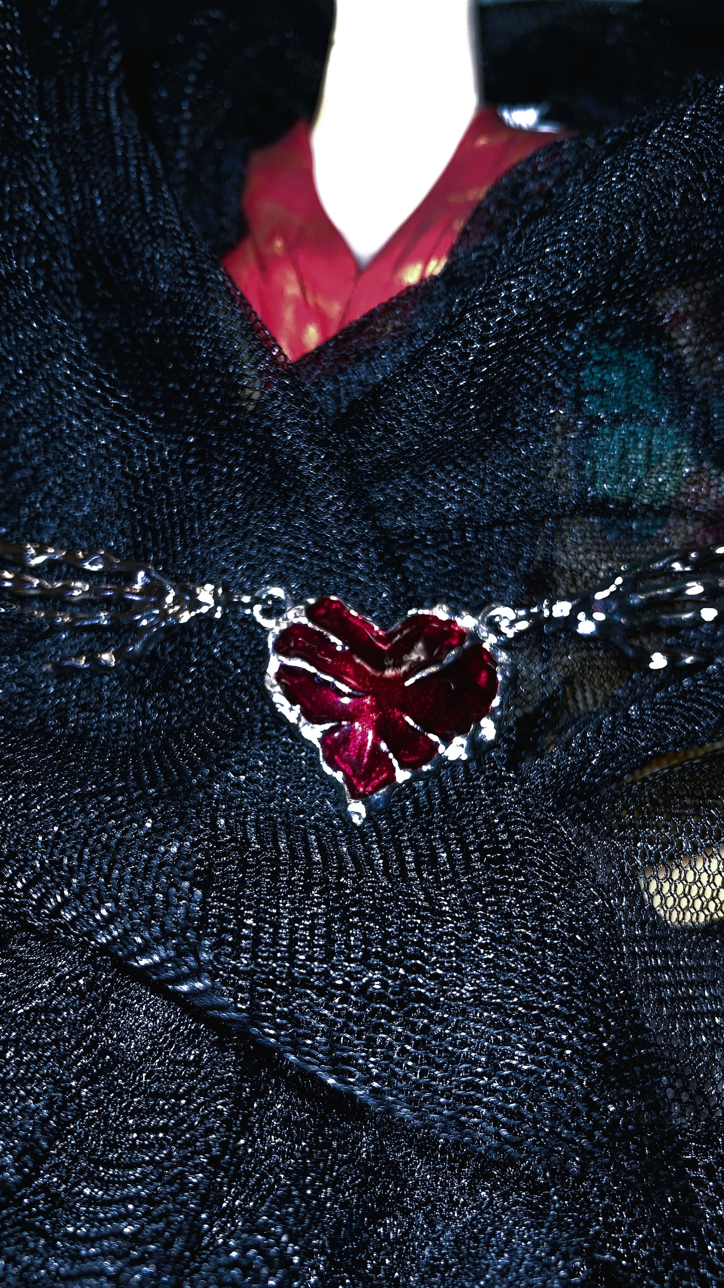 🩸 Choker Anatómico “Crimson Heart Deluxe” | Gothic Hands & Bones Choker with Red Heart 🔥 | Dark Anatomy Jewelry Limited 1:1