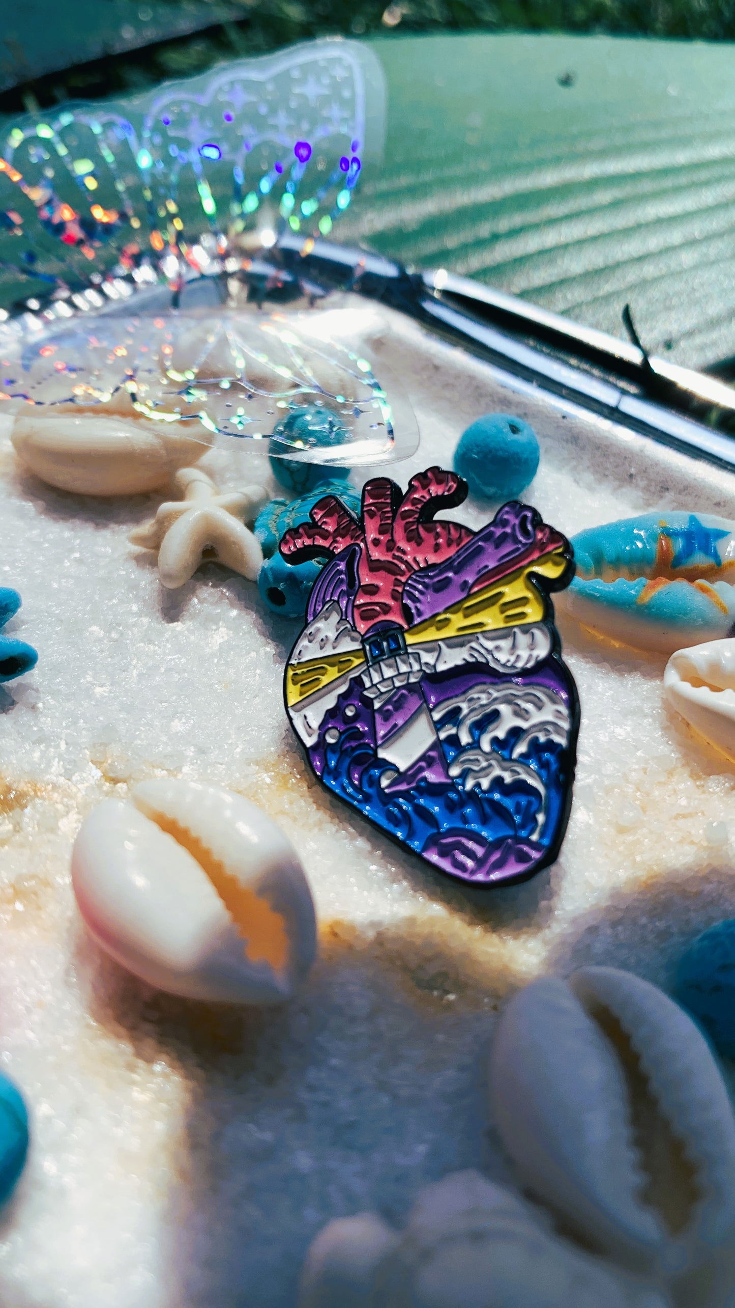 Set de Pins de Corazón Anatómico Oceánico (3 piezas) – Faro, Concha Marina & Playa Tropical | Regalo Único para Coleccionistas y Estudiantes de Medicina