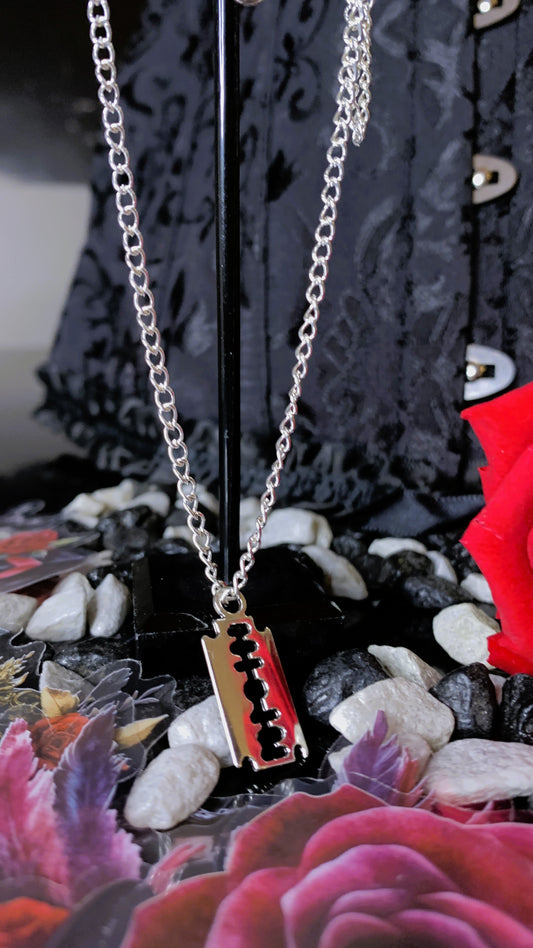🪒 Collar “Silver Blade” | Gothic Razor Necklace – Dark Anatomy Halloween Edition 🕸️ | 1:1 Limited Edition