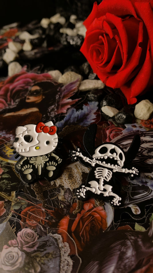 💀🎀 Set “Dark Cute Duo” | Gothic Hello Kitty & Stitch Enamel Pins 🦇 | Dark Anatomy Halloween Edition | 1:1 Limited Edition