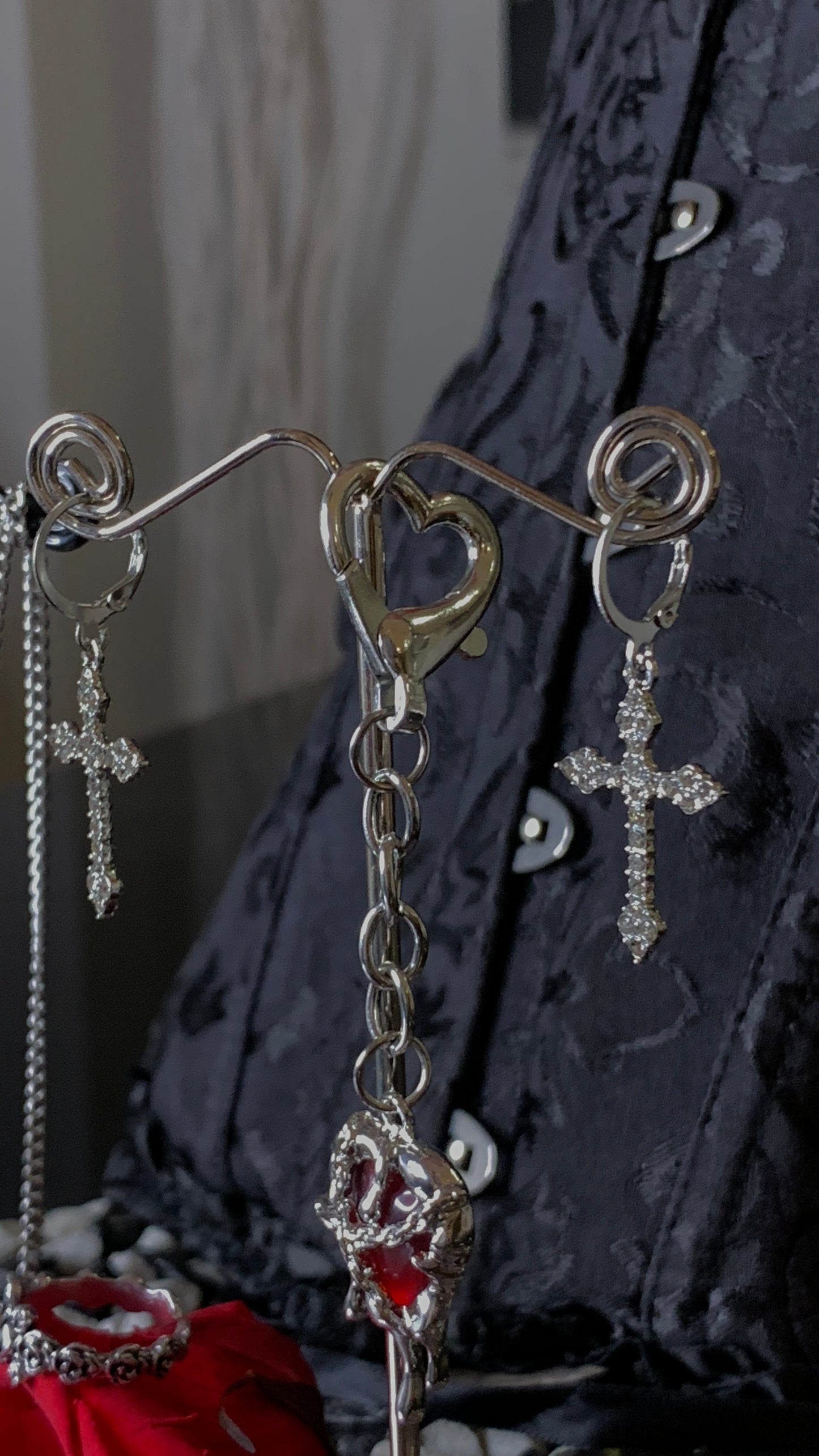 🖤 Pack Gótico “Crimson Faith” | Gothic Heart & Cross Jewelry Set – Dark Anatomy Halloween Edition 🕯️ | 1:1 Limited Edition
