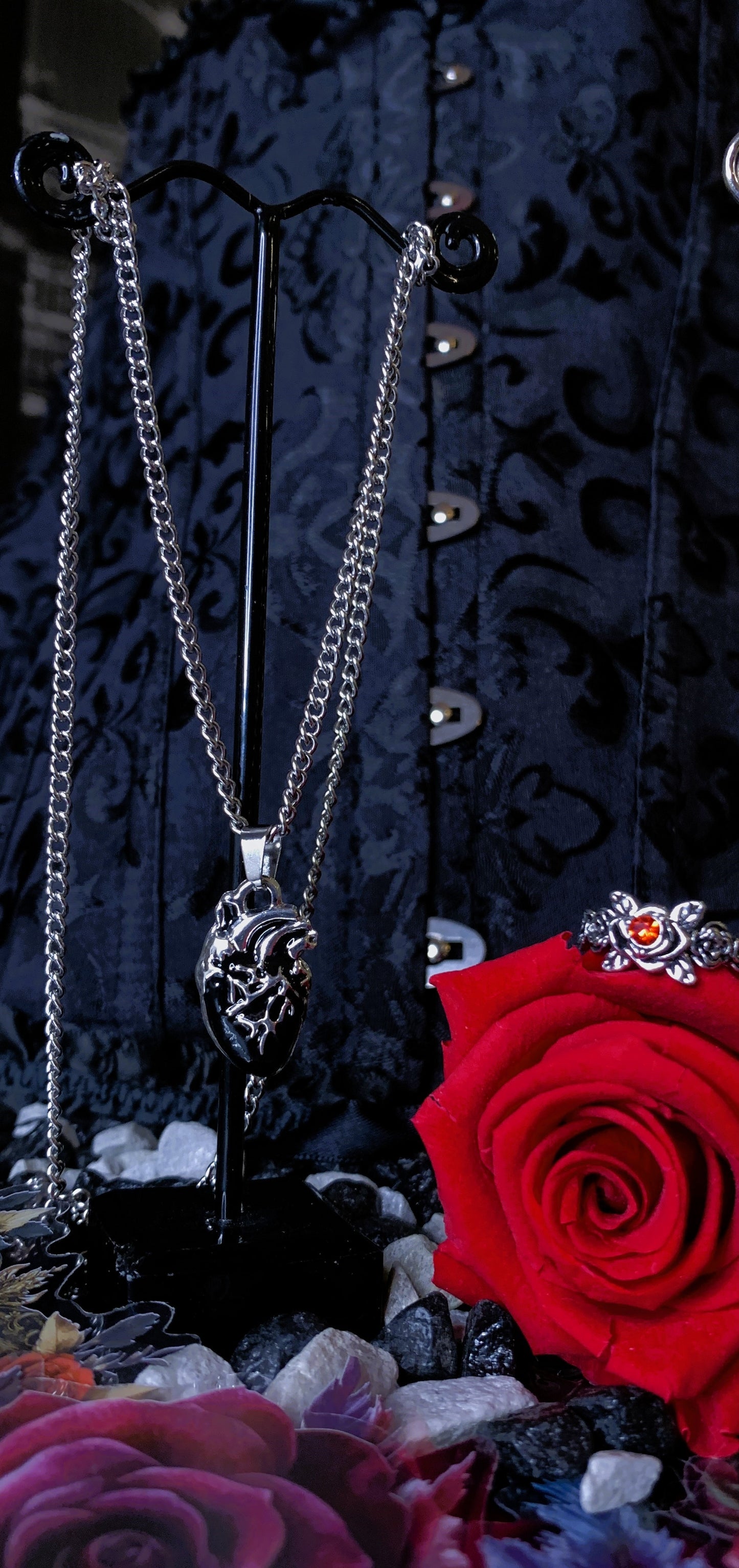 🖤 Pack Gótico “Crimson Faith” | Gothic Heart & Cross Jewelry Set – Dark Anatomy Halloween Edition 🕯️ | 1:1 Limited Edition