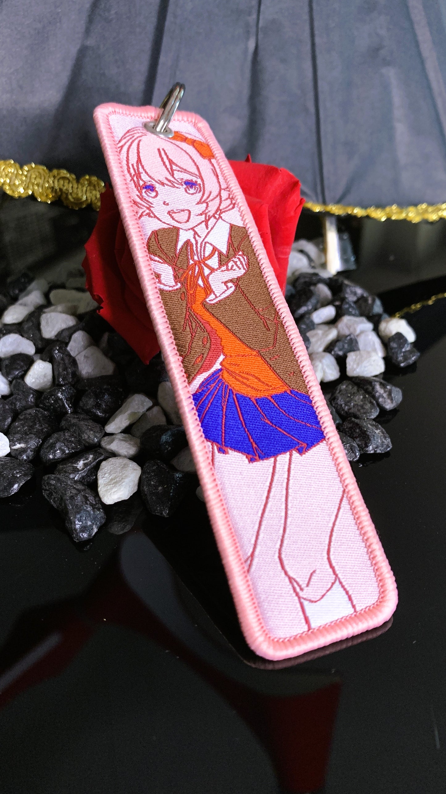 Tag de Tela Mitsuri – Llavero Bordado Doble Cara | Coleccionable Demon Slayer & Regalo Otaku