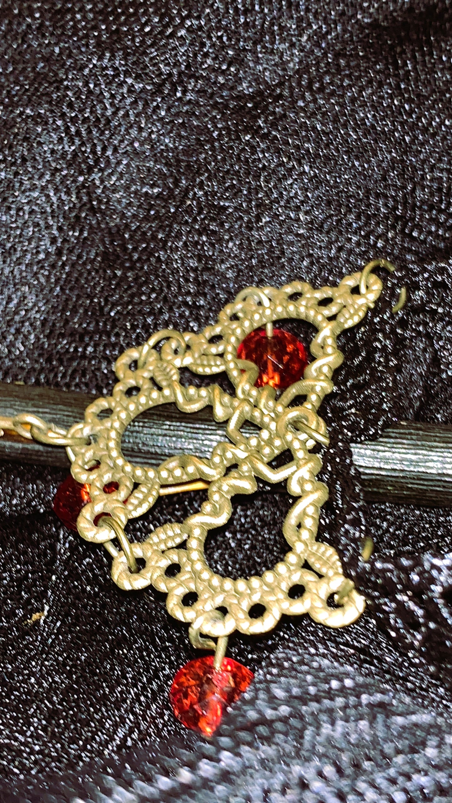 🕸️ Pulsera Gótica con Anillo “Bloody Rose Lace” | Gothic Ring Bracelet Black Lace & Red Gem 💀 | Vampire Hand Jewelry Limited 1:1