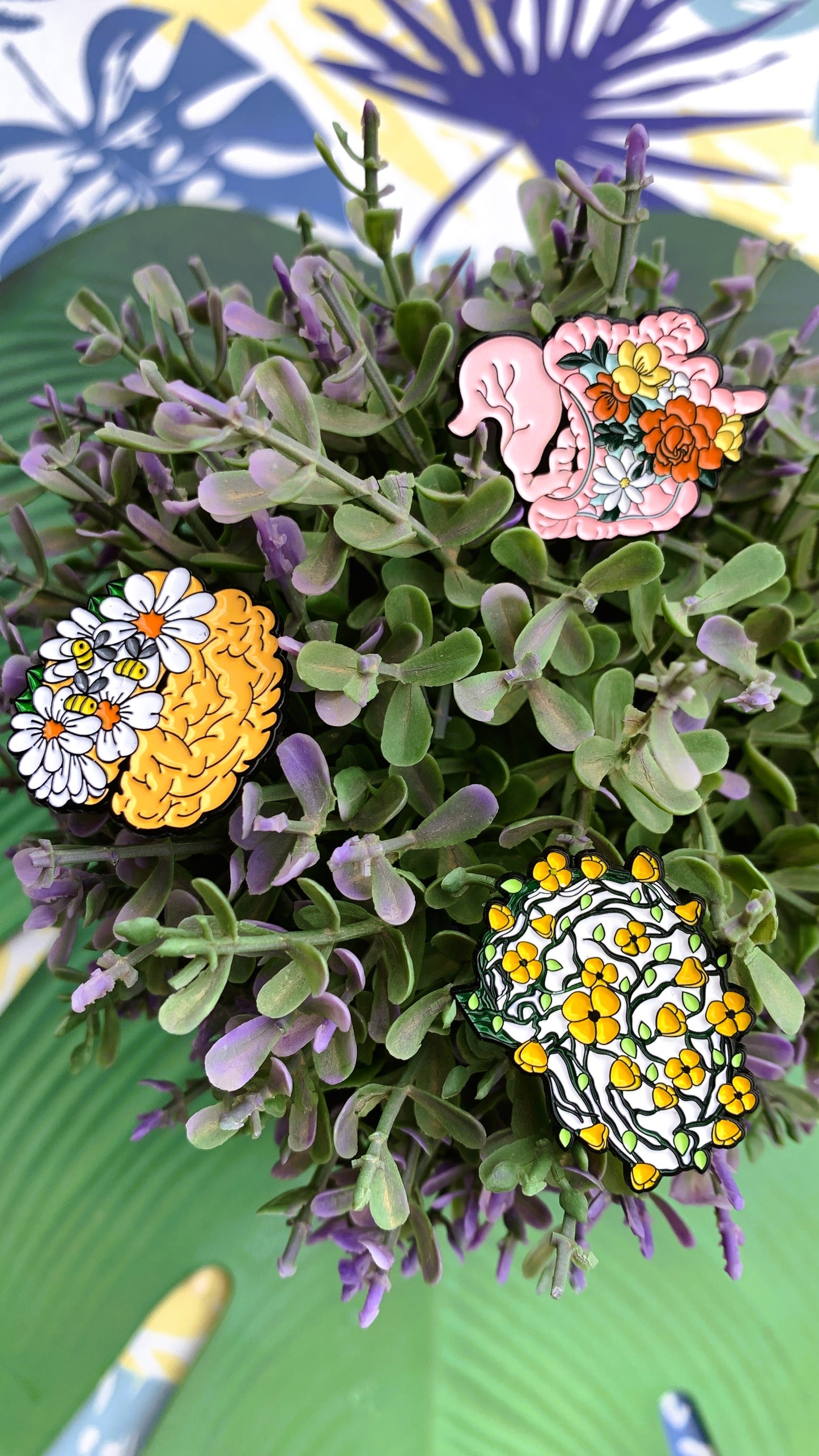 Set de Pins de Anatomía con Flores (3 piezas) – Cerebro & Intestino Floral | Regalo Único para Estudiantes de Medicina, Médicos y Amantes de la Naturaleza