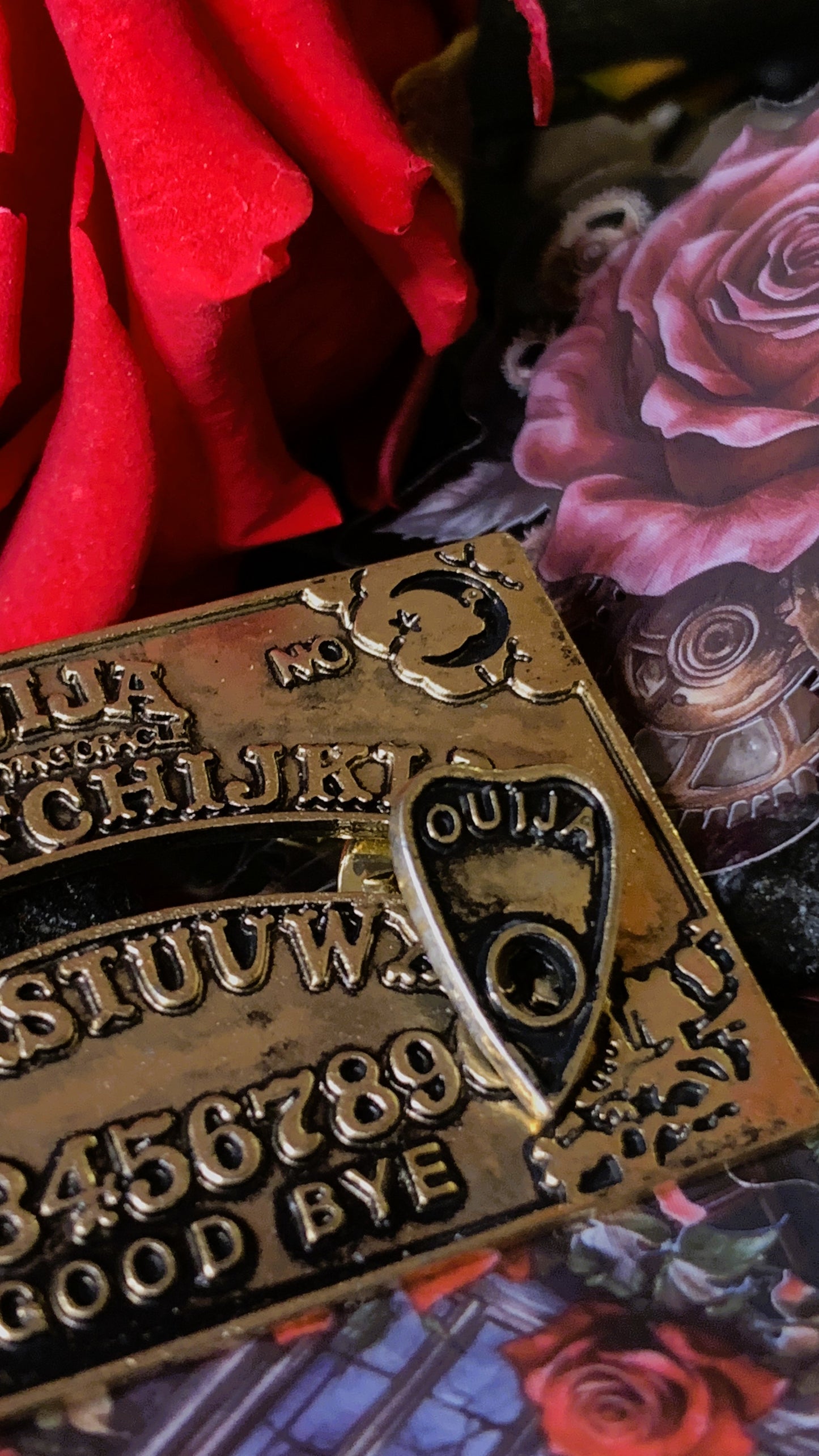 🔮 Pin “Ouija Board Vintage” | Gothic Enamel Pin – Antique Gold Finish | Dark Anatomy Halloween Edition 🕸️ | 1:1 Limited Edition