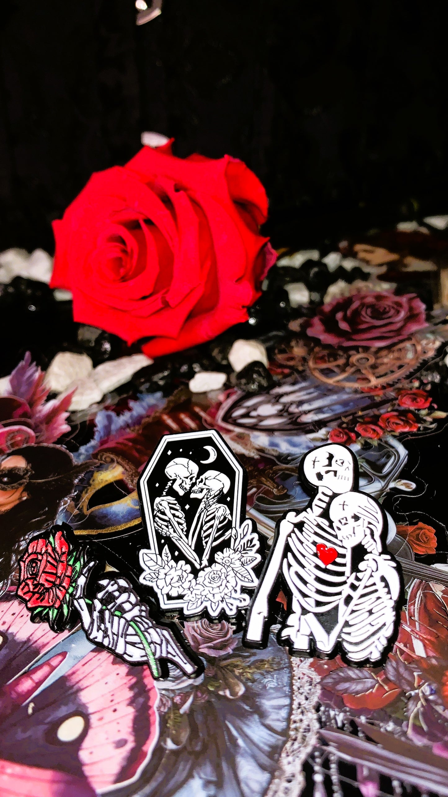 💀 Set “Eternal Love” | 3 Gothic Enamel Pins – Skeleton Lovers + Coffin + Red Rose 🌹 | Dark Anatomy Halloween Edition | Limited 1:1