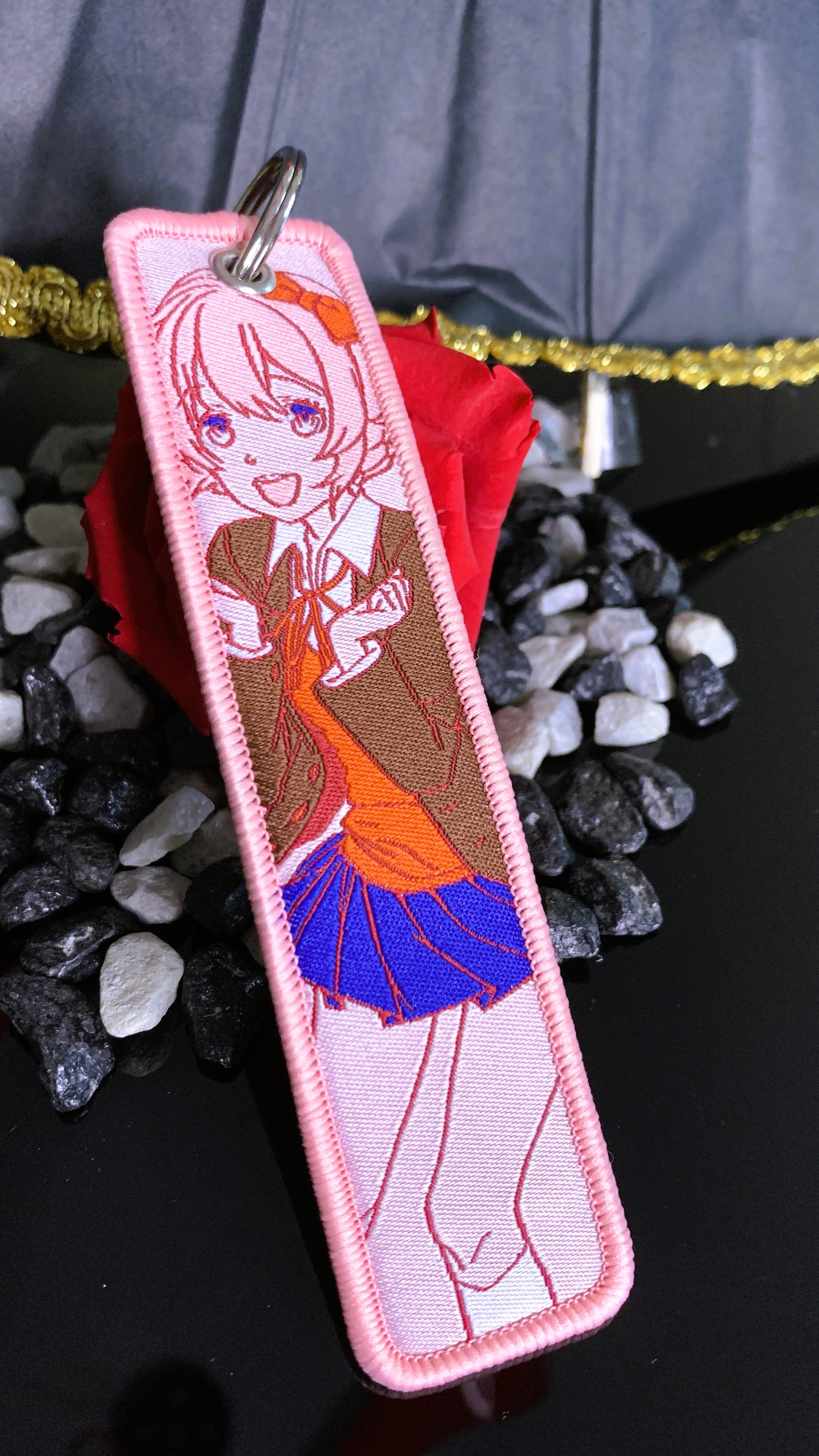 Tag de Tela Mitsuri – Llavero Bordado Doble Cara | Coleccionable Demon Slayer & Regalo Otaku