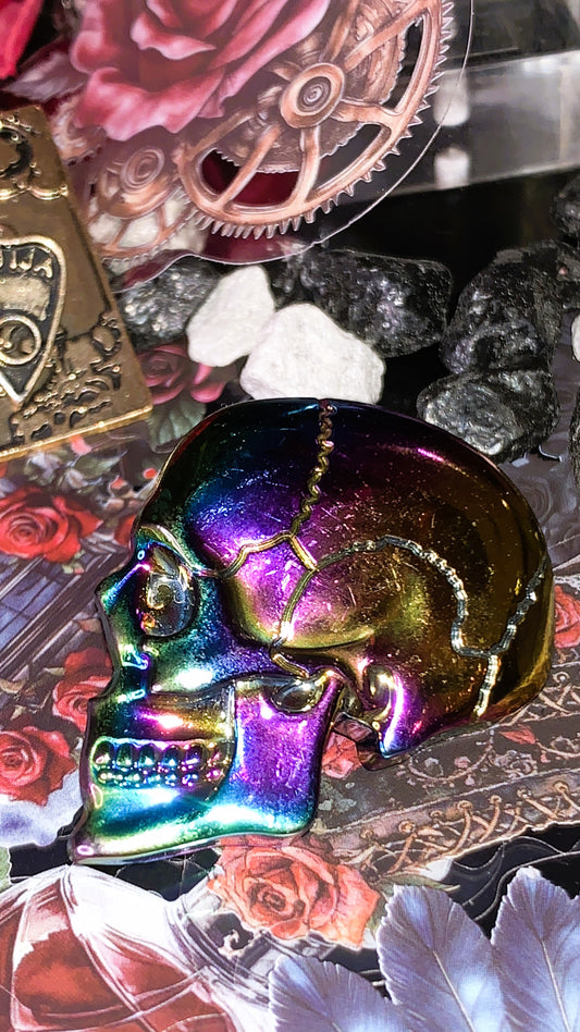 🌈💀 Pin “Iridescent Skull” | Holographic Rainbow Enamel Pin – Dark Anatomy Halloween Edition 🕸️ | 1:1 Limited Edition