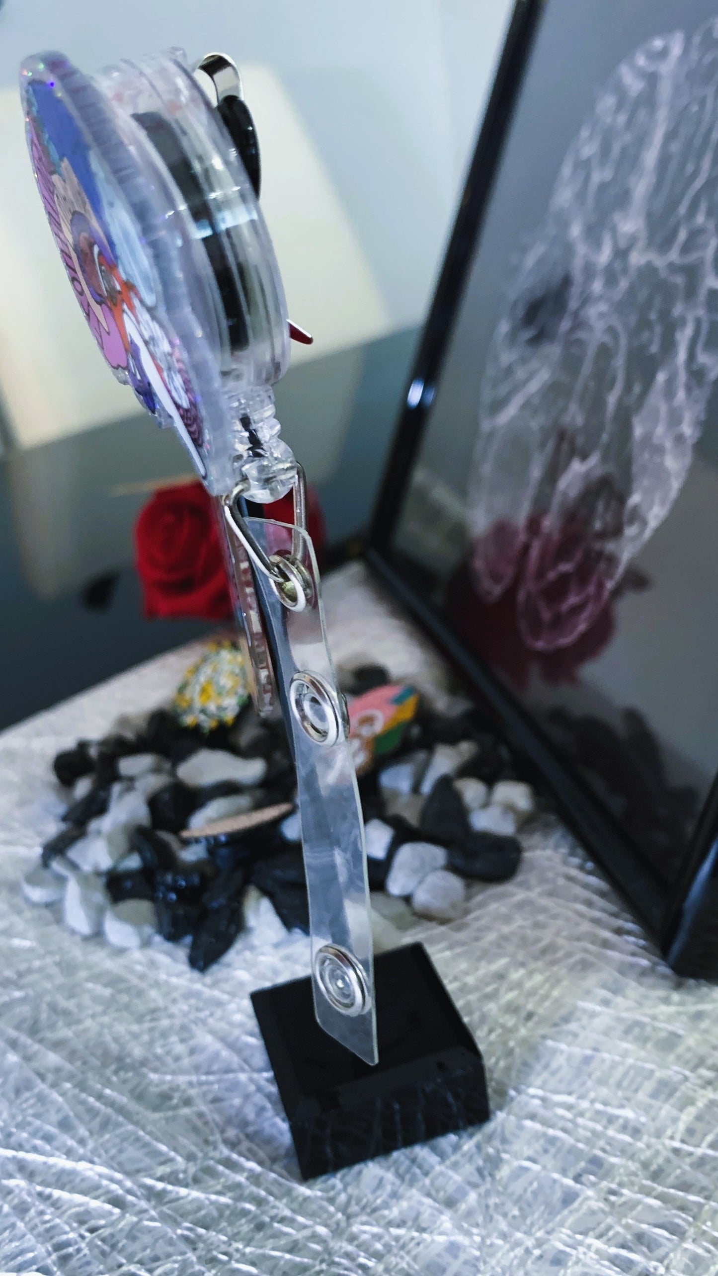 Set de Lujo Anatomía Cerebral – Edición Limitada (1/1) | Porta-Credencial Retráctil, Llavero, Póster en Marco & 3 Pins Esmaltados