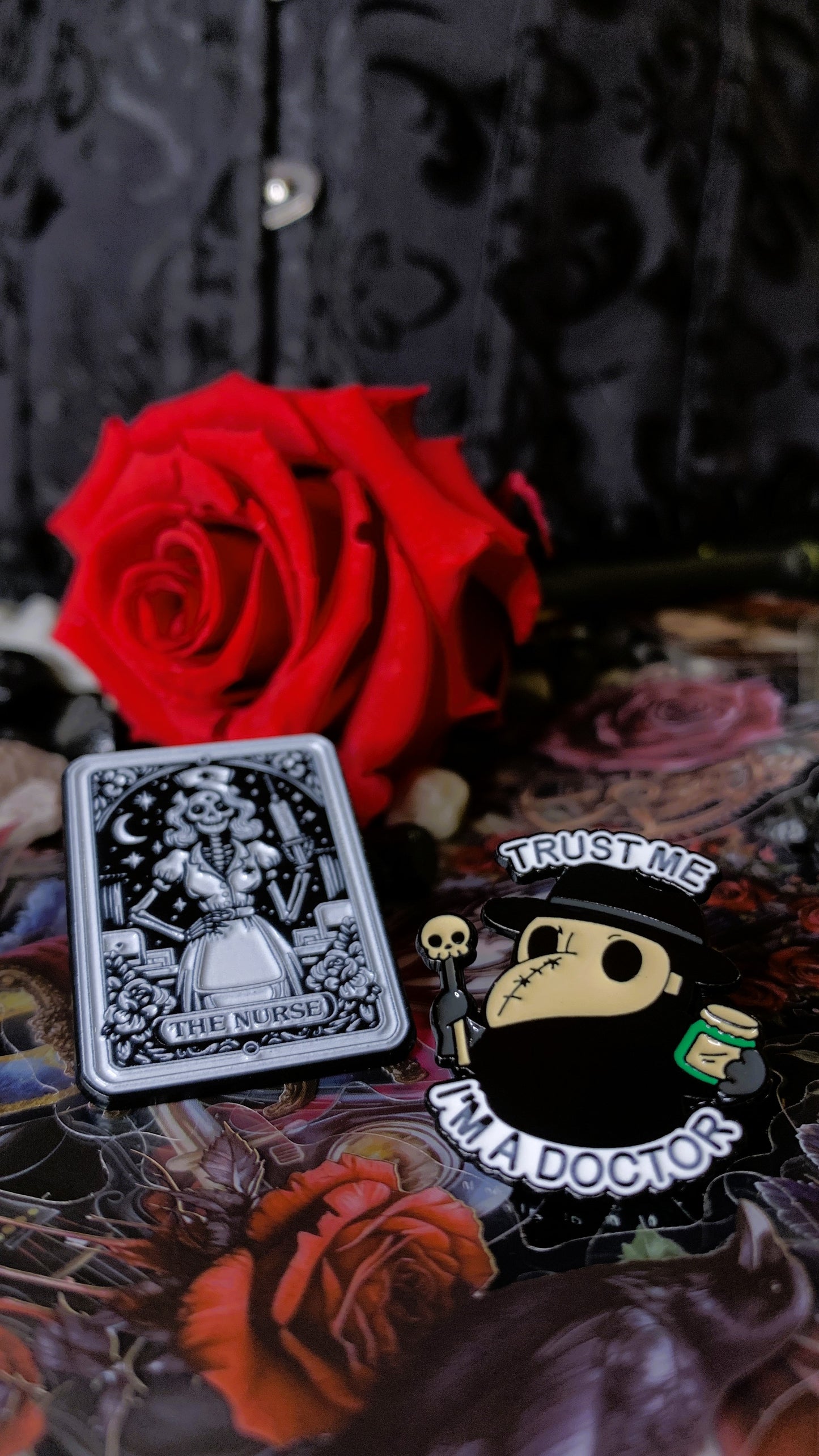 ⚕️ Pin “Trust Me, I’m a Doctor” | Gothic Plague Doctor Enamel Pin 🖤 | Dark Anatomy Halloween Edition | Limited 1:1