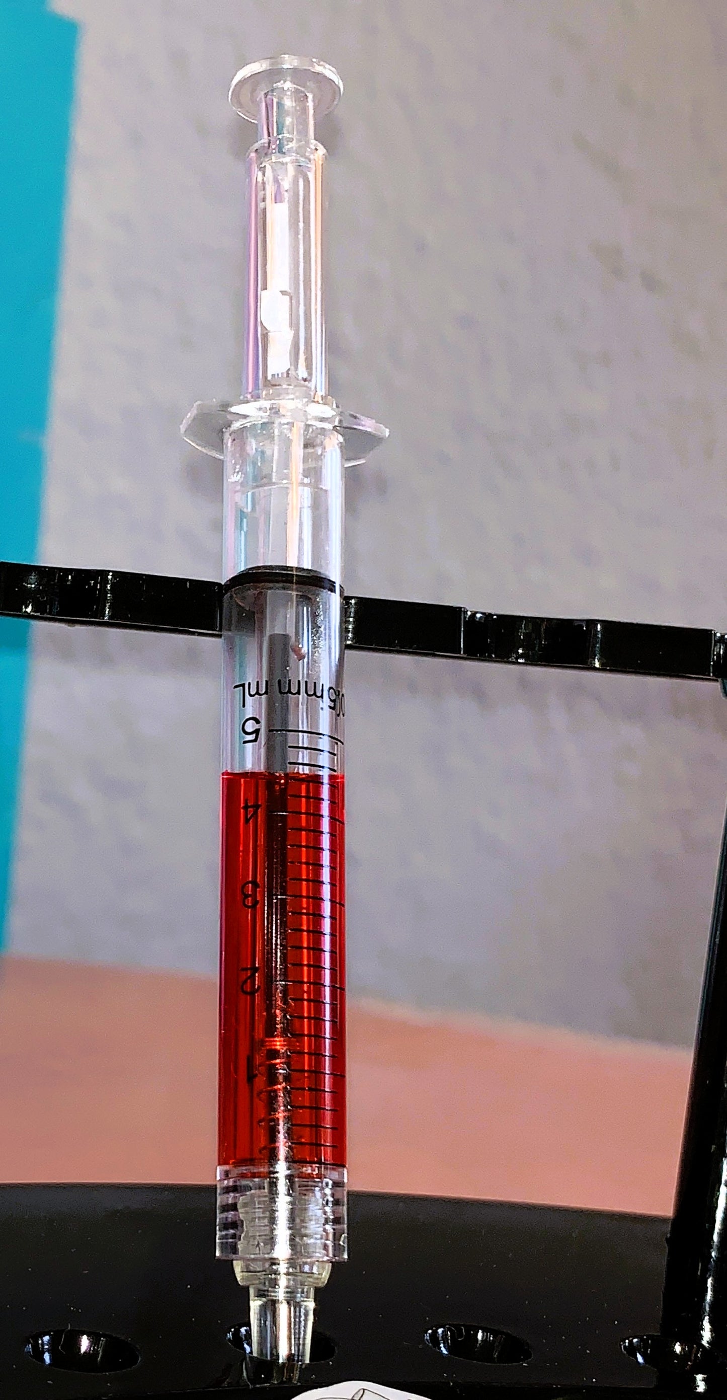Pack Ciencia Woman in Science Edición Limitada 1:1 | Portacredenciales, Pins y Bolígrafo Jeringa – MedPins