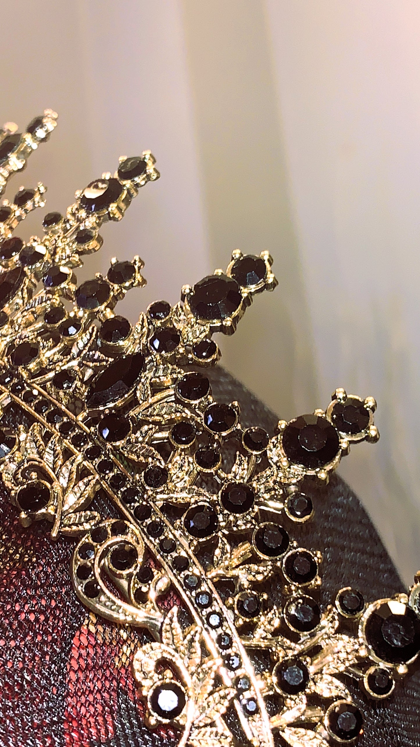 👑 Corona “Dark Empress” Dorada & Negra | Gothic Royal Crown ✨ | Luxury Halloween Edition | MedPins Limited 1:1