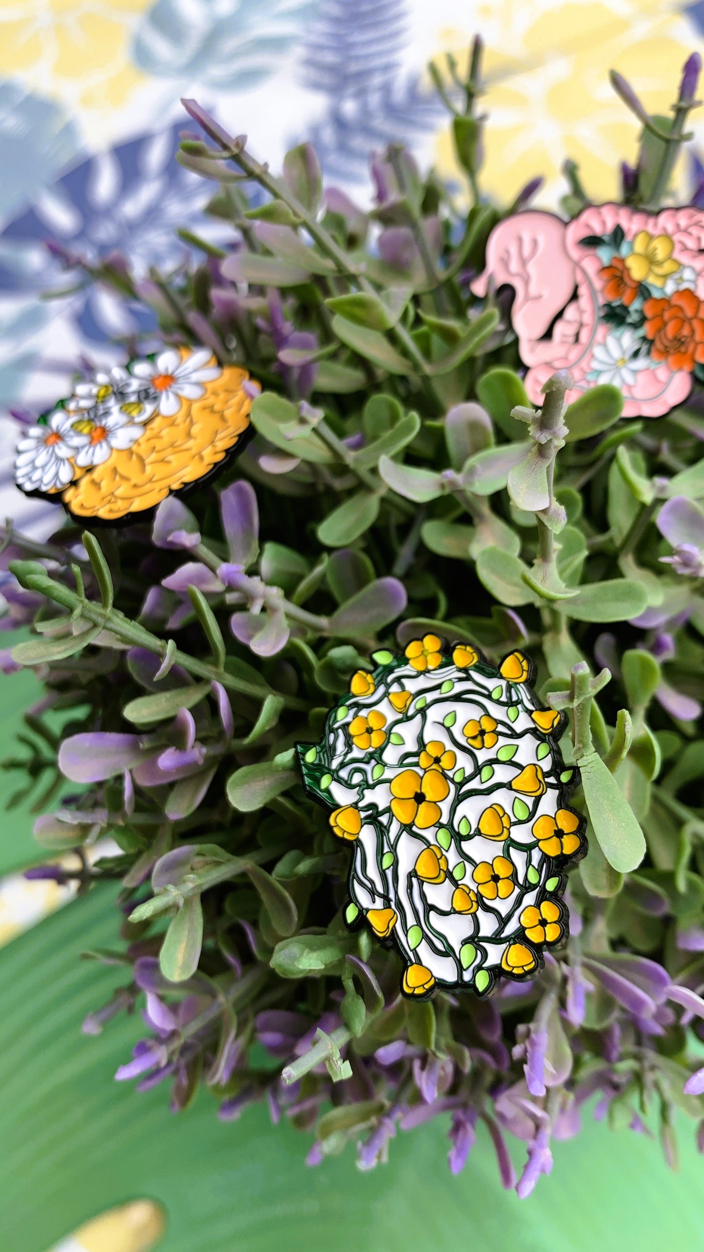 Set de Pins de Anatomía con Flores (3 piezas) – Cerebro & Intestino Floral | Regalo Único para Estudiantes de Medicina, Médicos y Amantes de la Naturaleza