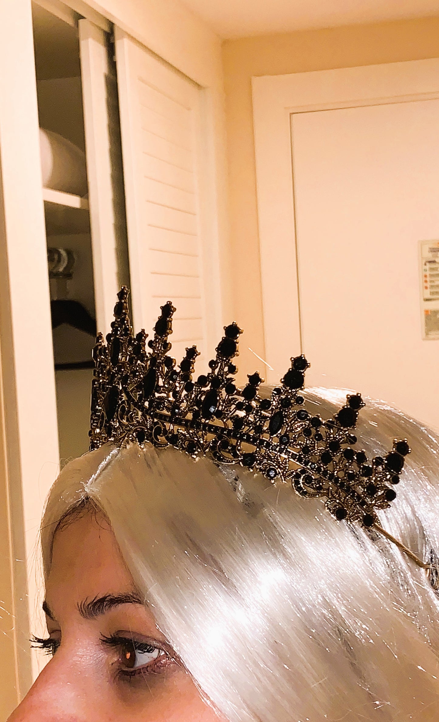 👑 Corona “Dark Empress” Dorada & Negra | Gothic Royal Crown ✨ | Luxury Halloween Edition | MedPins Limited 1:1