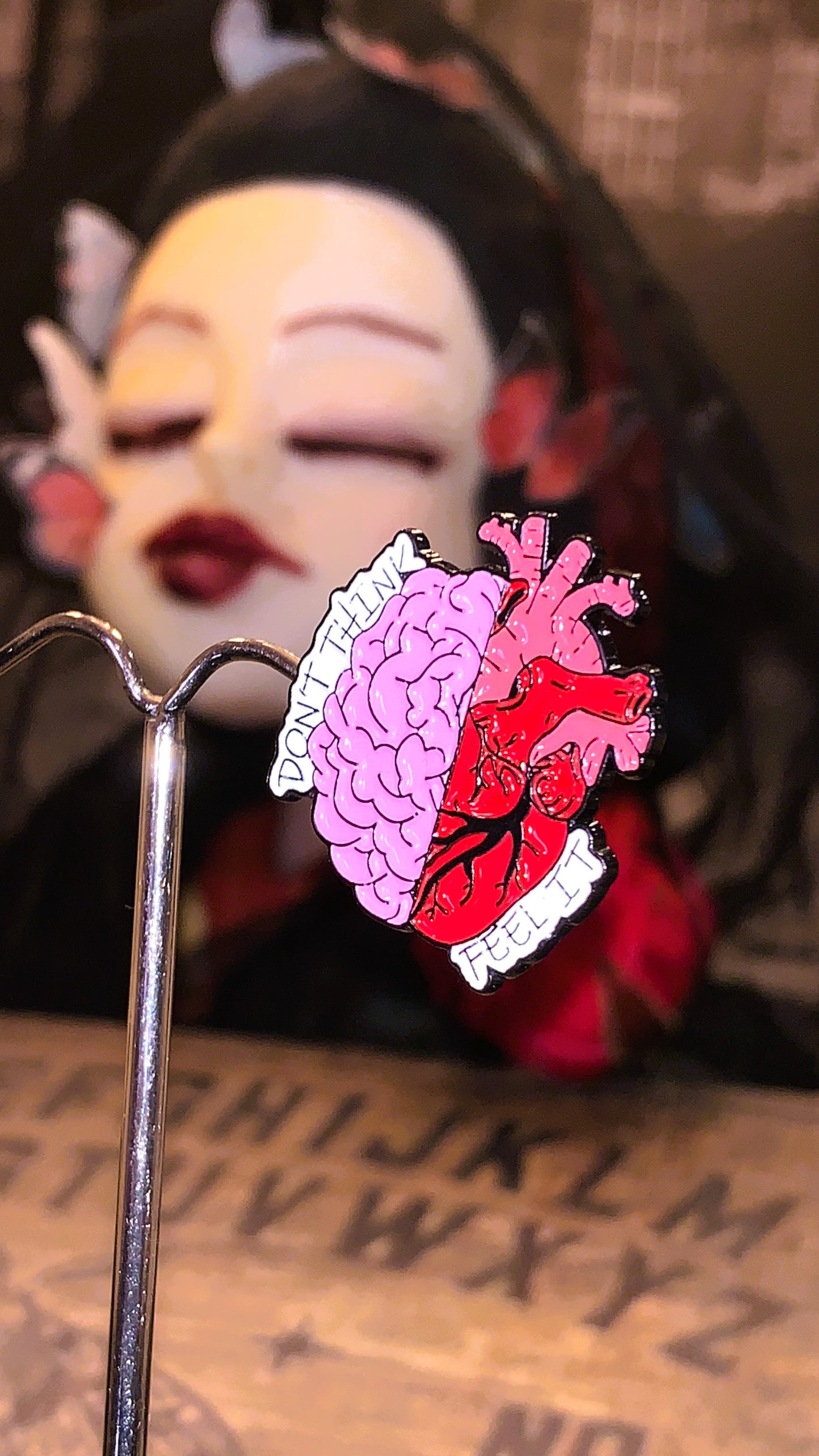 🧠❤️ Set “Mind & Heart” | Pack de 4 Pins Anatómicos Cerebro y Corazón | Ed. Limitada – Stop Thinking / Feel It