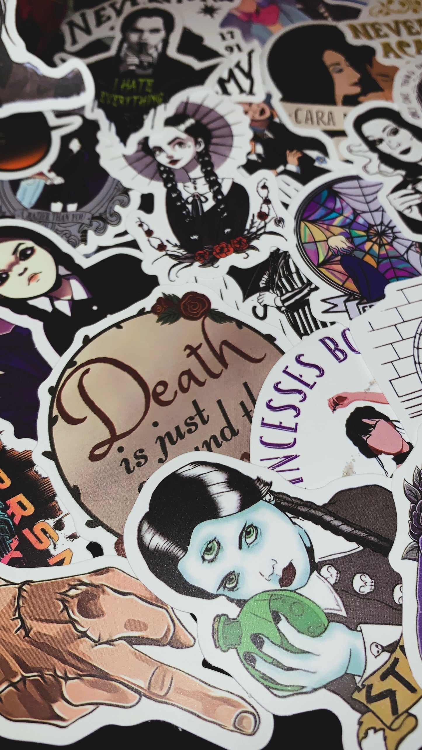 💀 Set de 25 Pegatinas “Wednesday Dark Edition” | Wednesday Gothic Stickers Pack 🕷️ | Addams Family Aesthetic | Limited Collection
