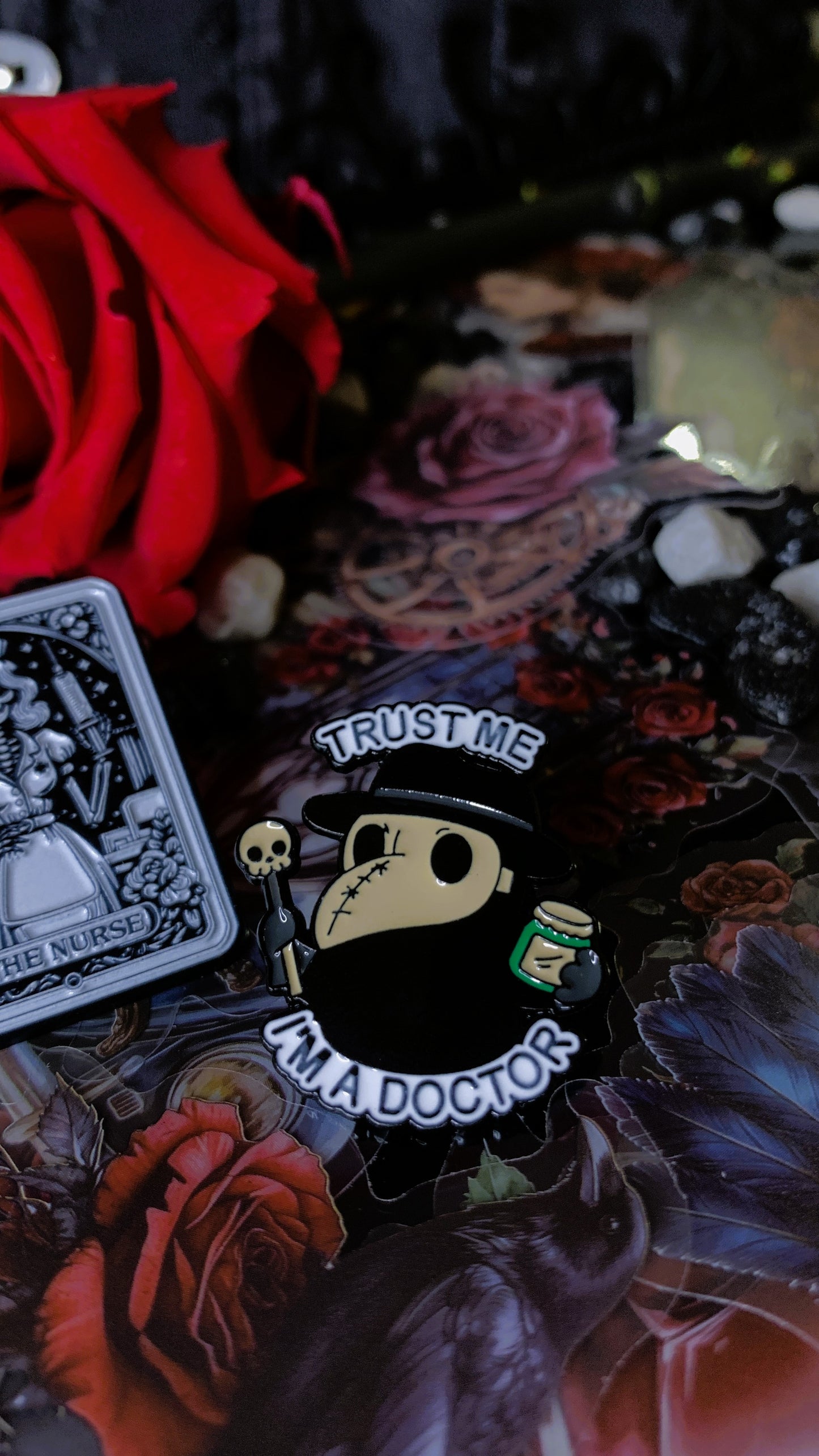 ⚕️ Pin “Trust Me, I’m a Doctor” | Gothic Plague Doctor Enamel Pin 🖤 | Dark Anatomy Halloween Edition | Limited 1:1