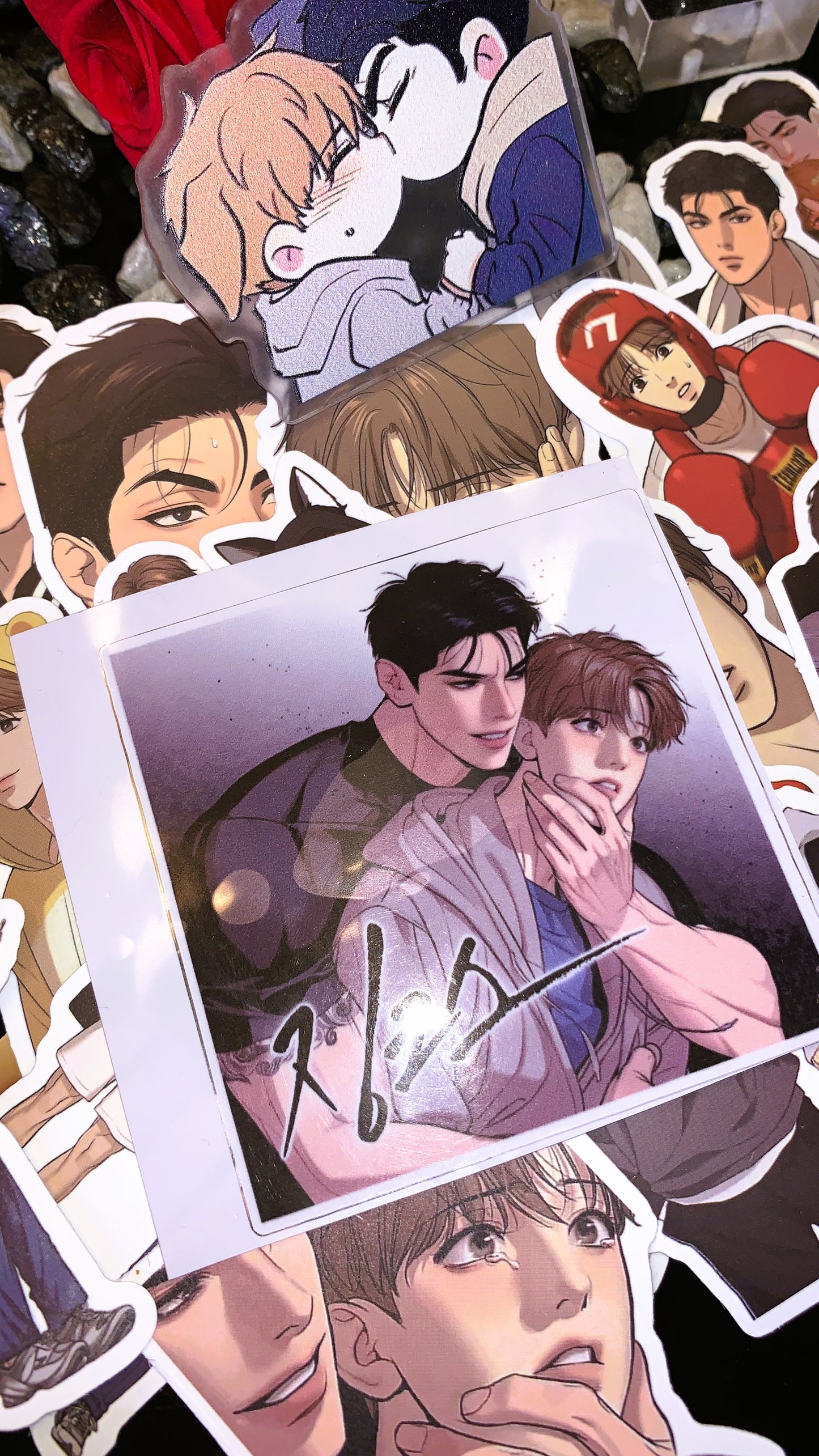 Pack Exclusivo Jinx BL – Llavero Acrílico + 25 Stickers + Sticker Vinílico Premium (Merch Yaoi Manhwa)