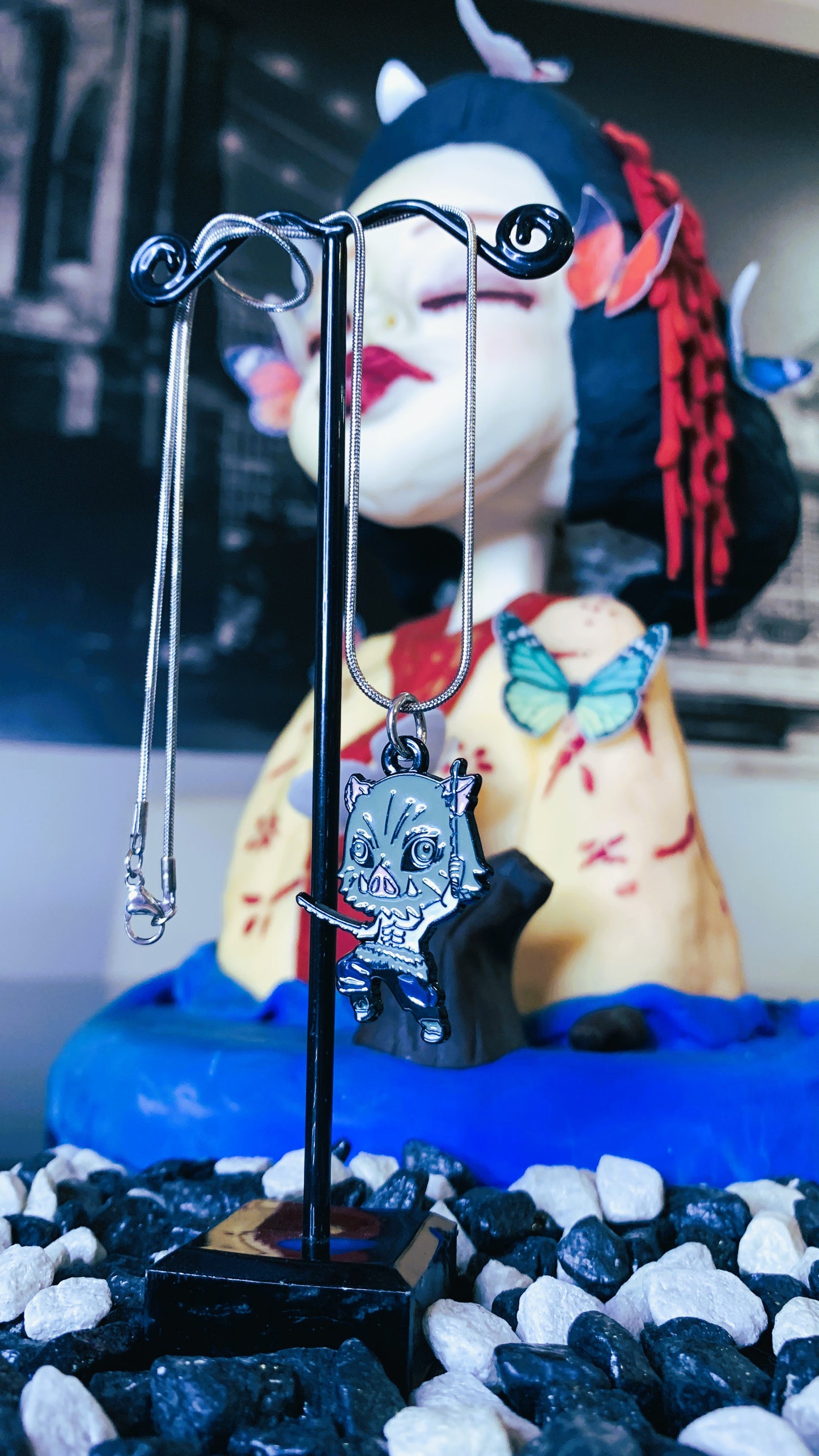 Pack Inosuke Hashibira – Pendientes, Charm & Collar (3 piezas) | Edición Limitada Regalo Otaku