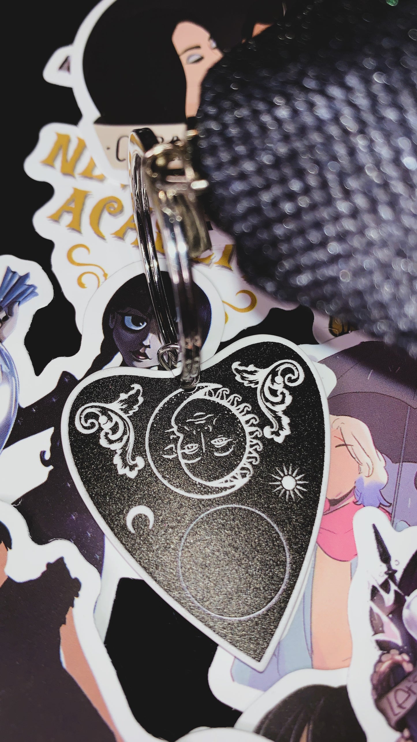 🕷️ Estuche “Wednesday Ouija” | Gothic Pencil Case with Ouija Zipper Charm 🖤 | Dark Anatomy Halloween Edition | Limited 1:1