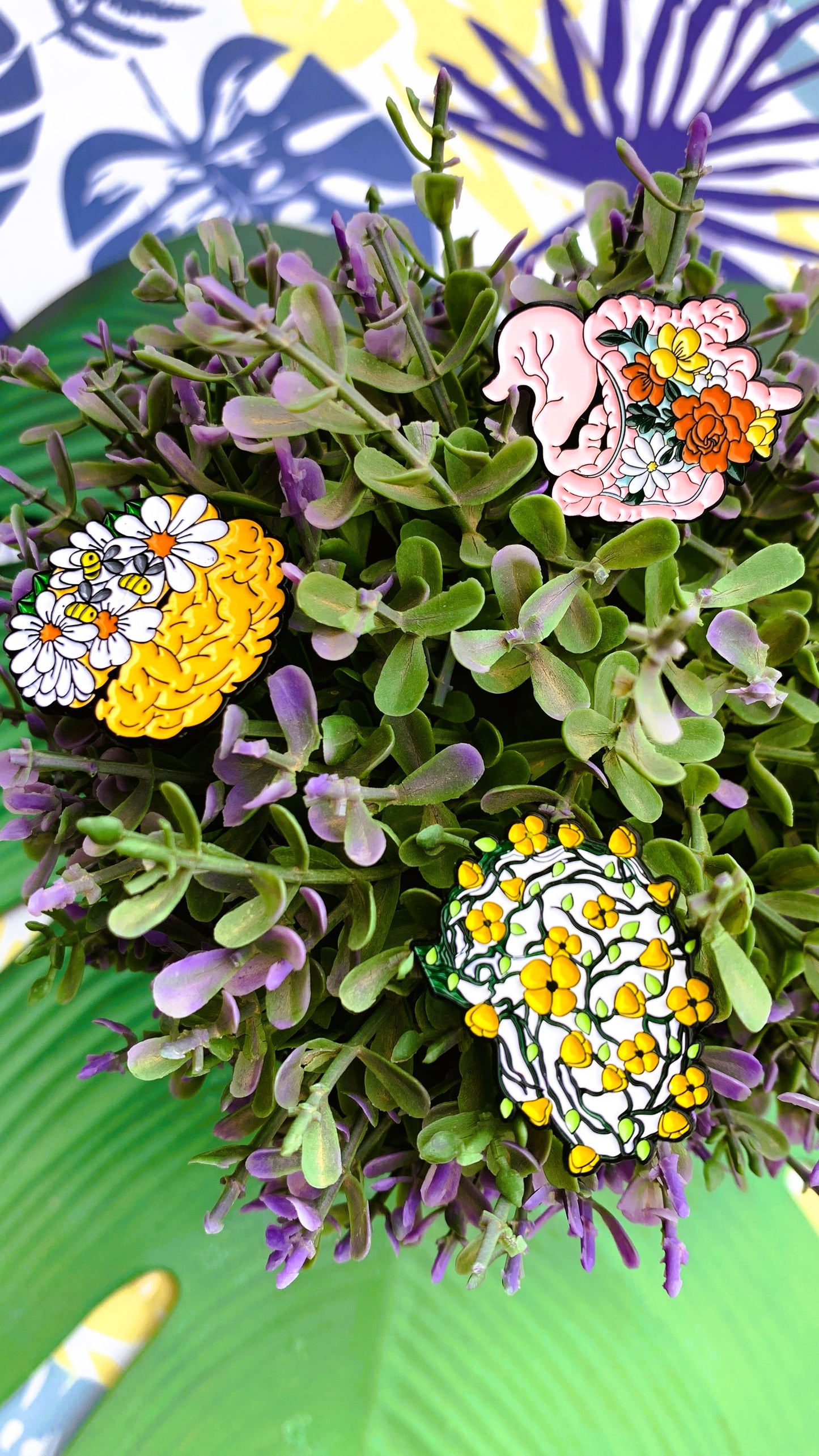 Set de Pins de Anatomía con Flores (3 piezas) – Cerebro & Intestino Floral | Regalo Único para Estudiantes de Medicina, Médicos y Amantes de la Naturaleza