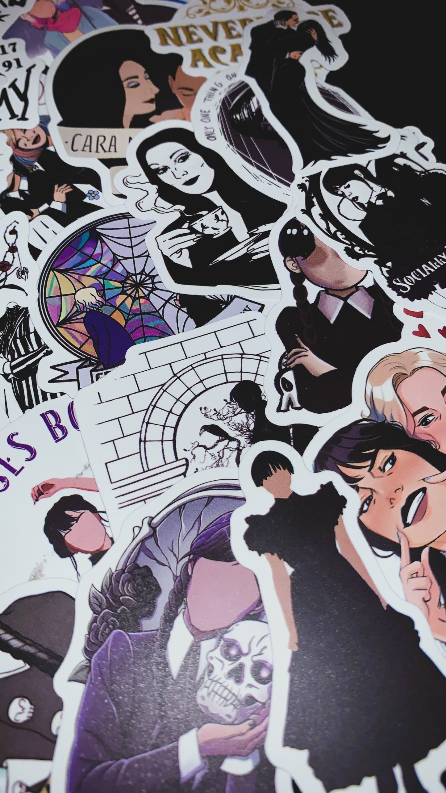 💀 Set de 25 Pegatinas “Wednesday Dark Edition” | Wednesday Gothic Stickers Pack 🕷️ | Addams Family Aesthetic | Limited Collection