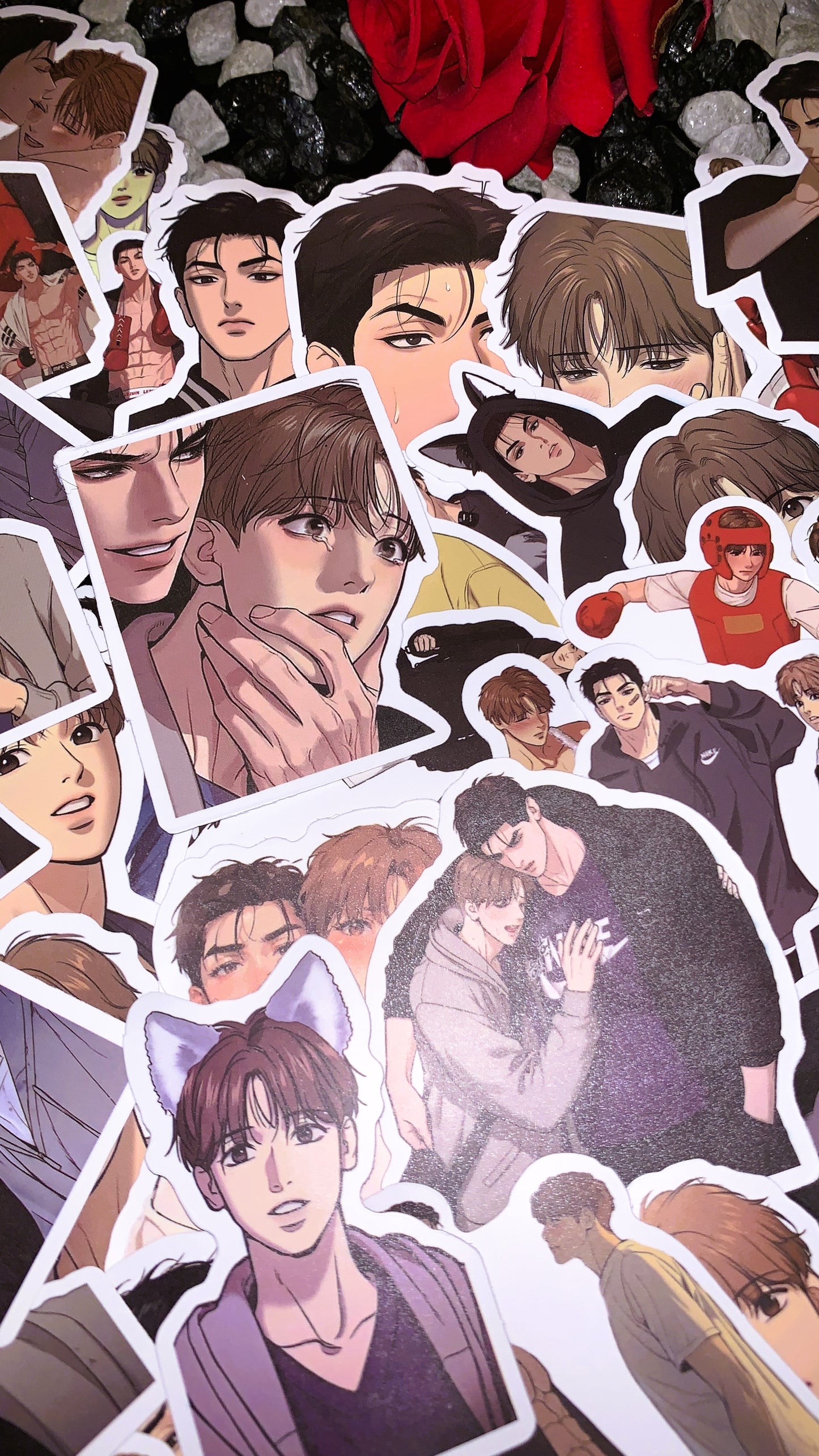 Pack Exclusivo Jinx BL – Llavero Acrílico + 25 Stickers + Sticker Vinílico Premium (Merch Yaoi Manhwa)